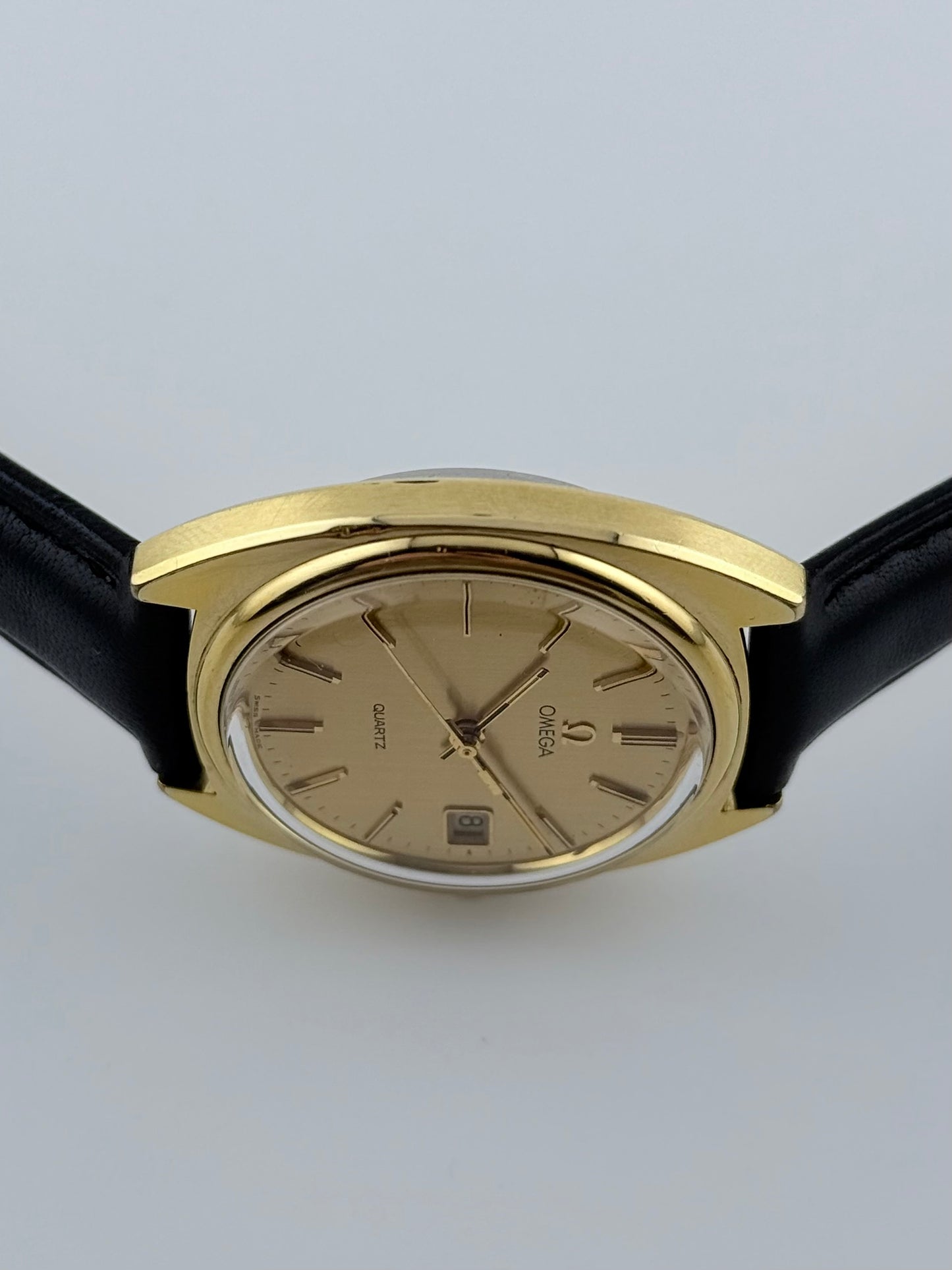 Omega Quartz Date - 196.0121