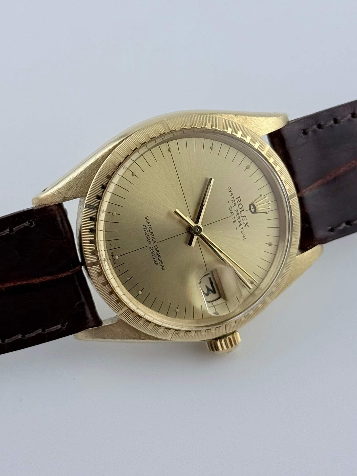 Rolex Oyster Perpetual Date Automatic - 1512 - Zephyr Dial - Solid 14ct Gold - Box and Papers
