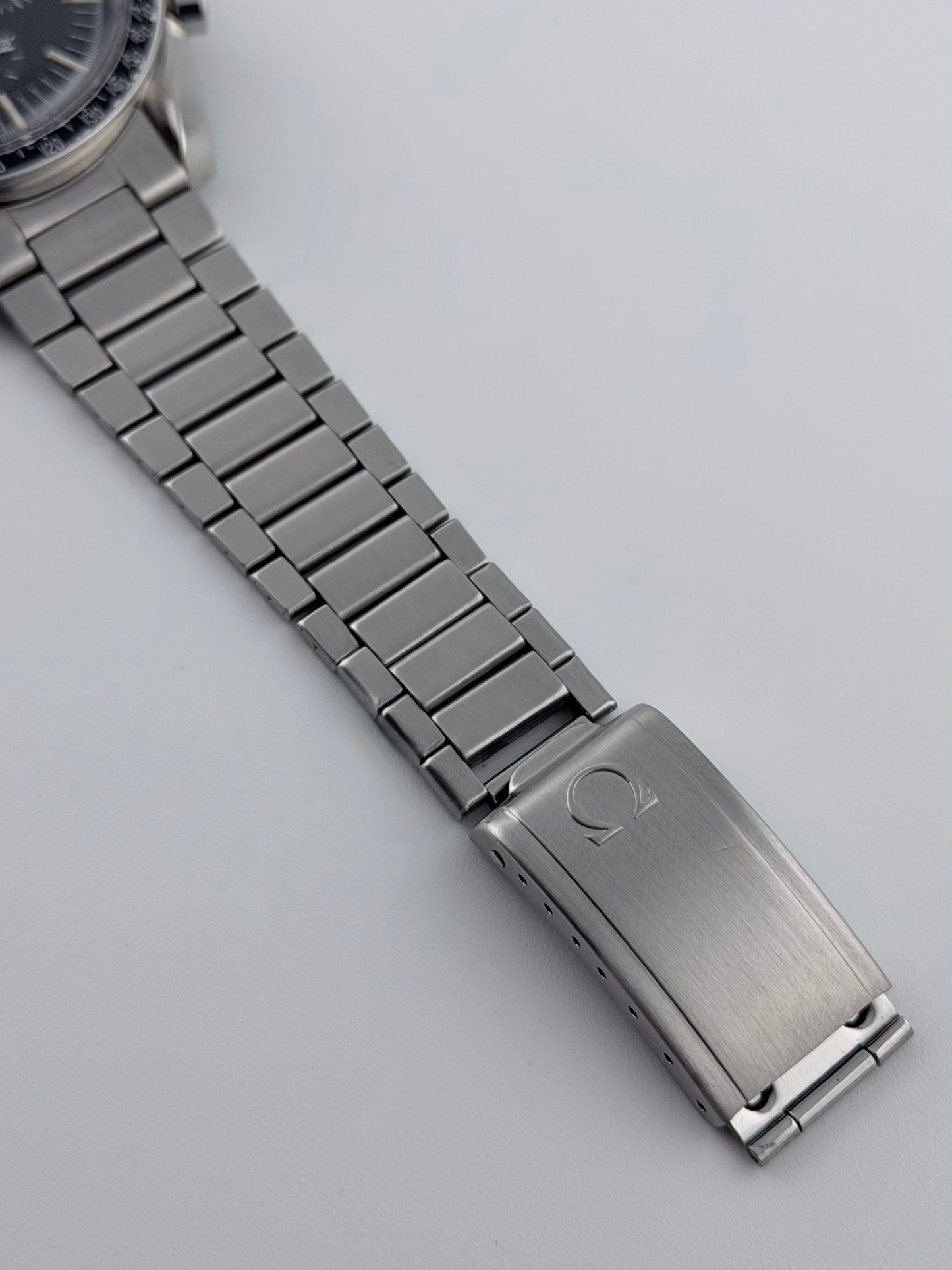 Omega Speedmaster 105.012-66 Manual Wind - The watch that went to the moon.