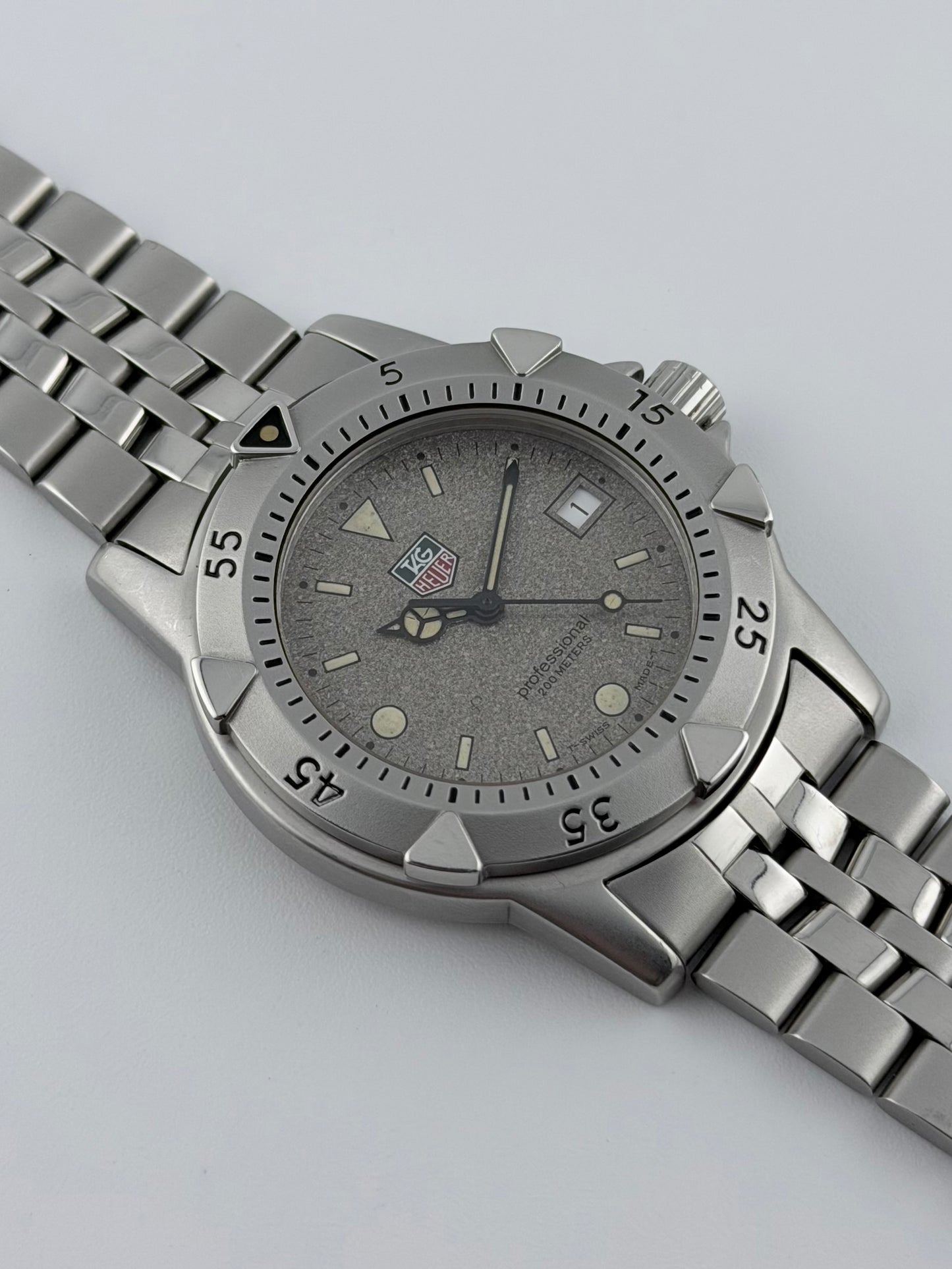 Tag Heuer Professional 200m Quartz Date - WD1211-K-20