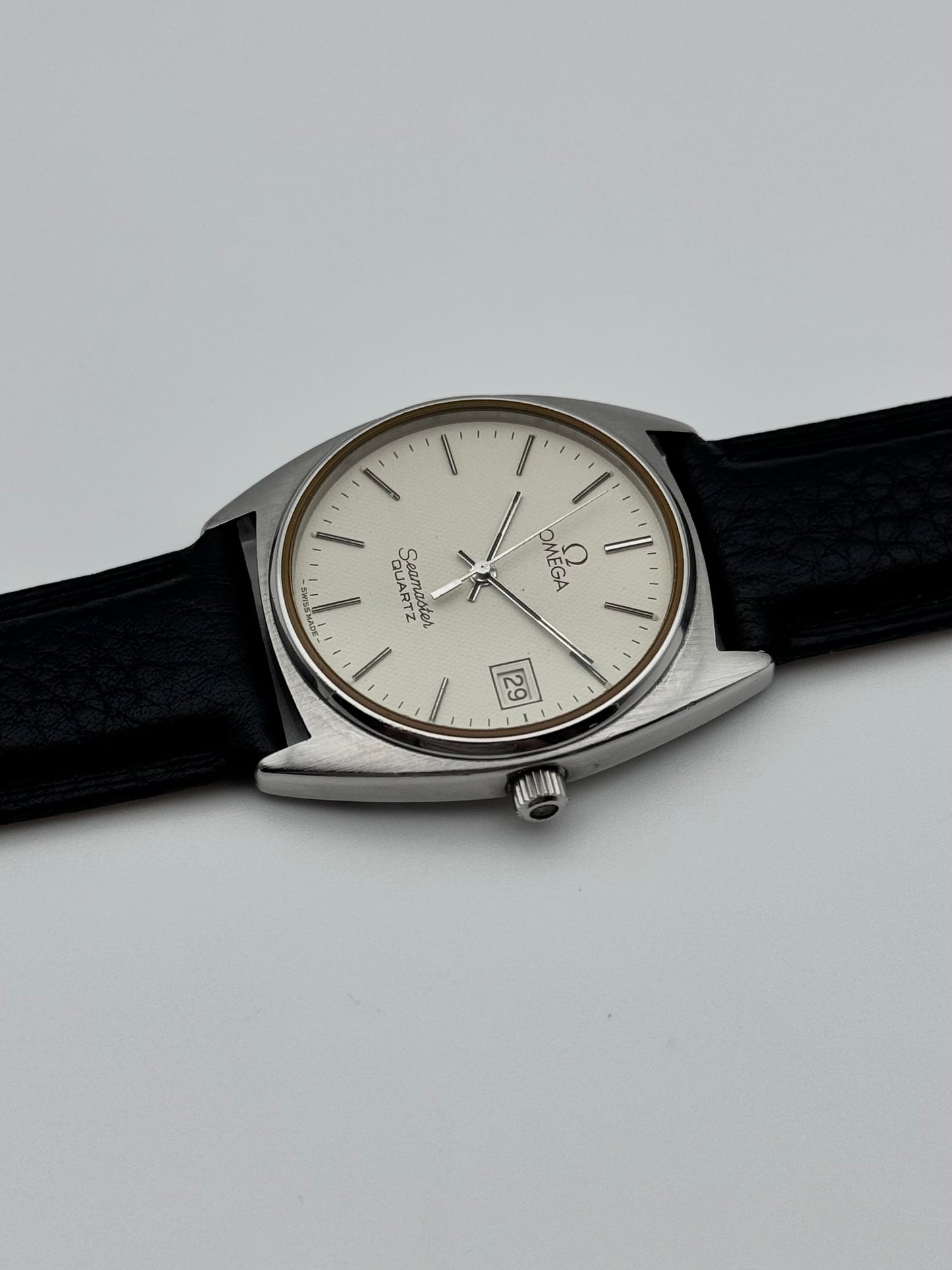 Omega Seamaster Quartz Date 196.0186 - Rare Waffle Dial