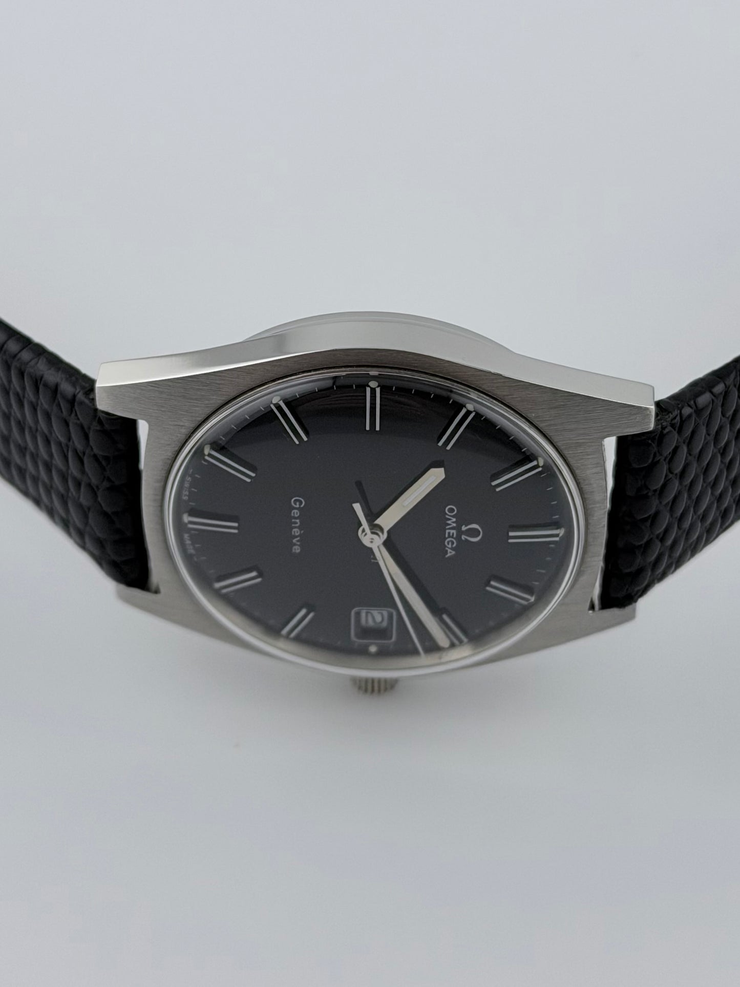 Omega Geneve Date Manual Wind 136.041