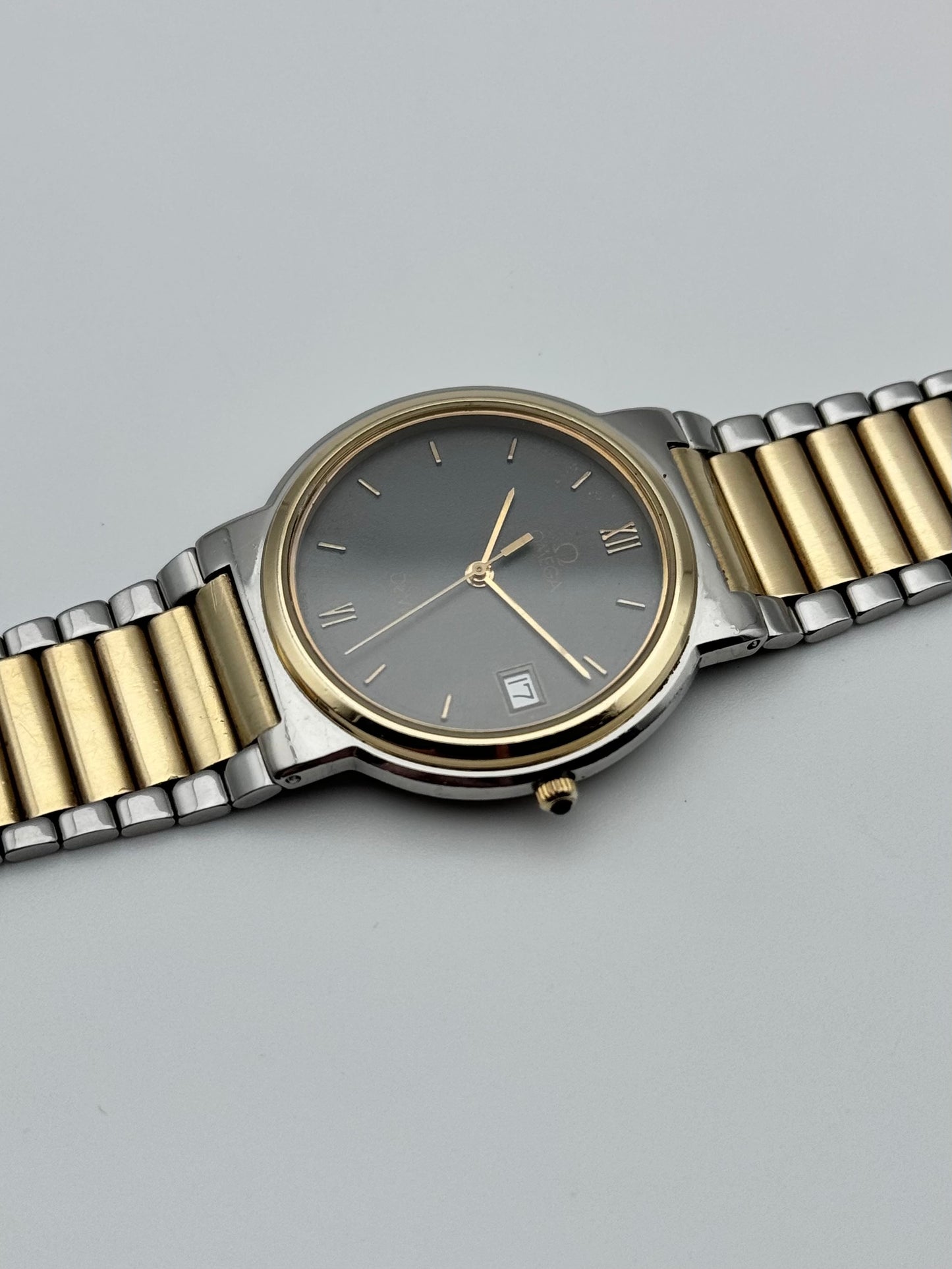 Omega De Ville Quartz Date 196.0256  - Original Bracelet