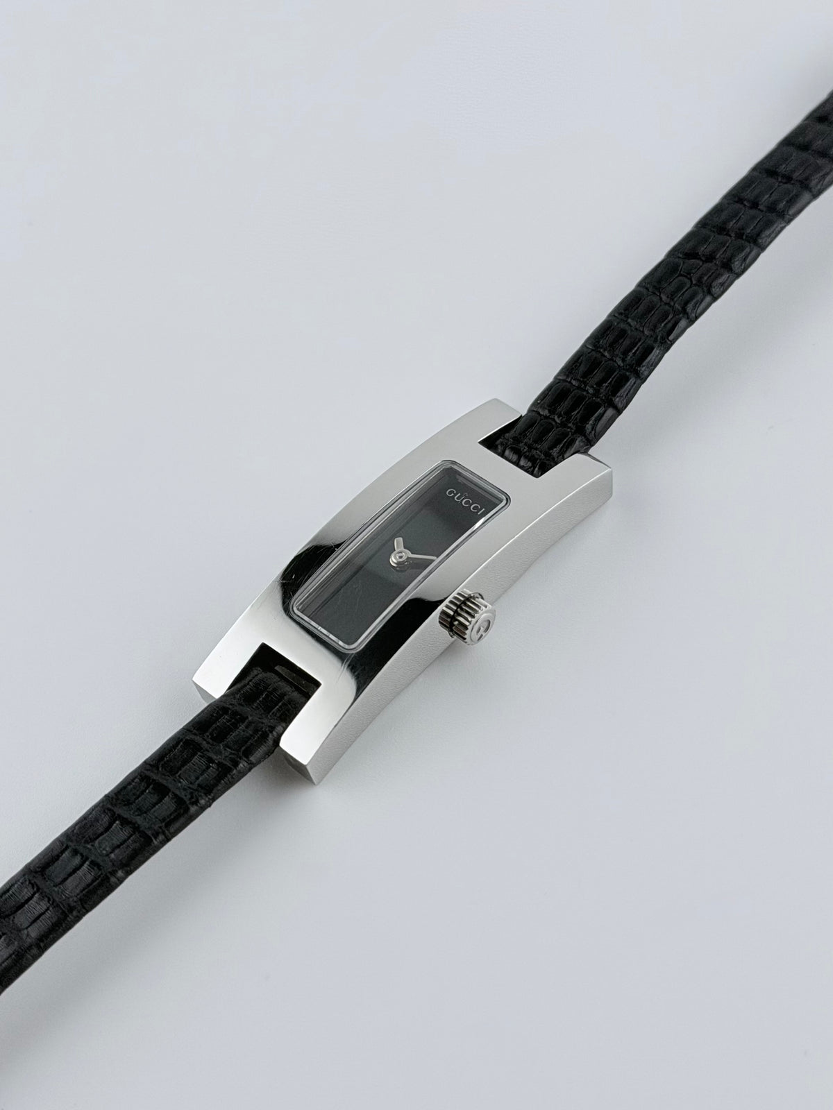 Gucci 3900L Quartz - Ladies - Black Dial