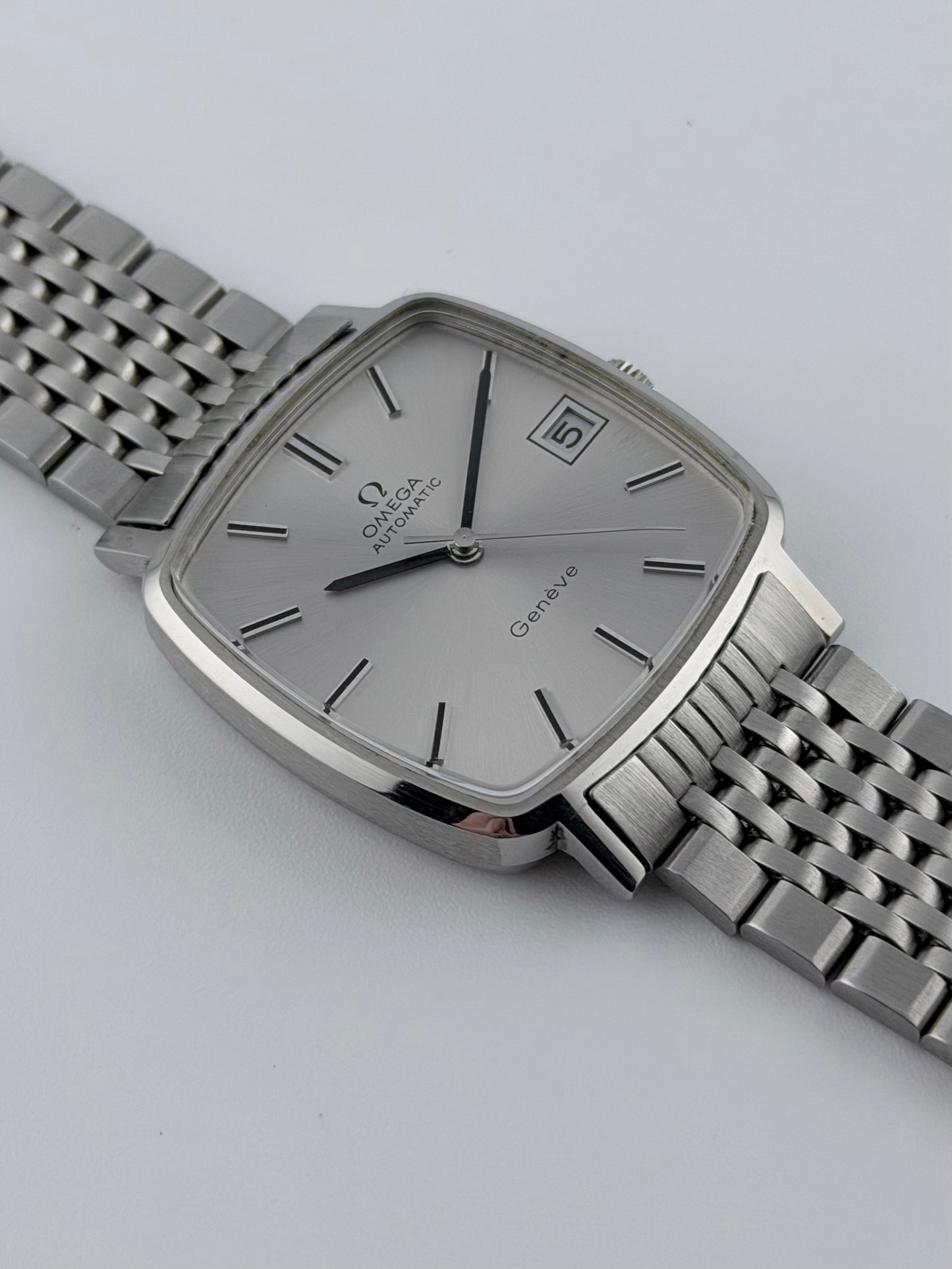 Omega Geneve Automatic Date 162.0060 - Box and Papers