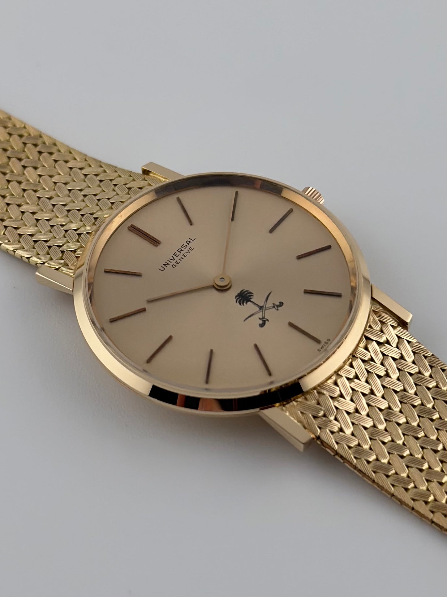 Universal Geneve Manual Wind - Ultra Rare - New Old Stock Khanjar - 18ct Gold