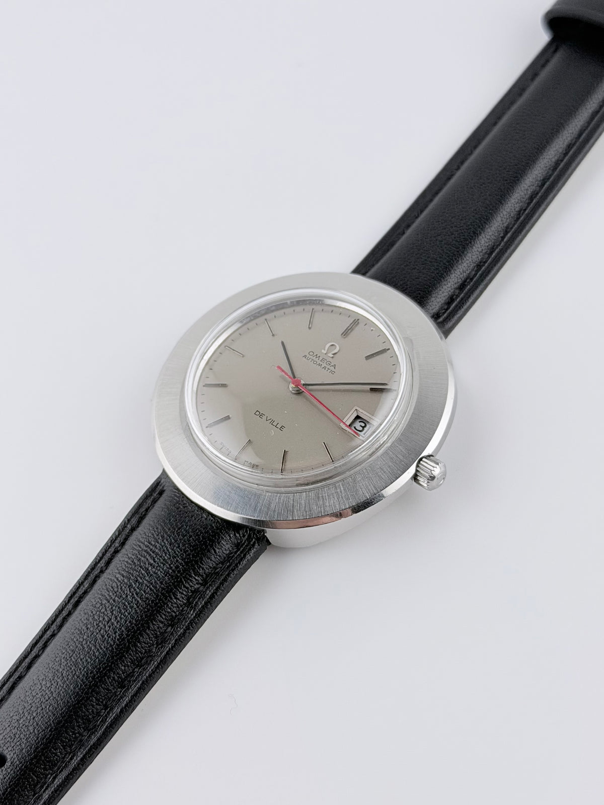 Omega De Ville Automatic Date 166.0094 - Rare UFO style