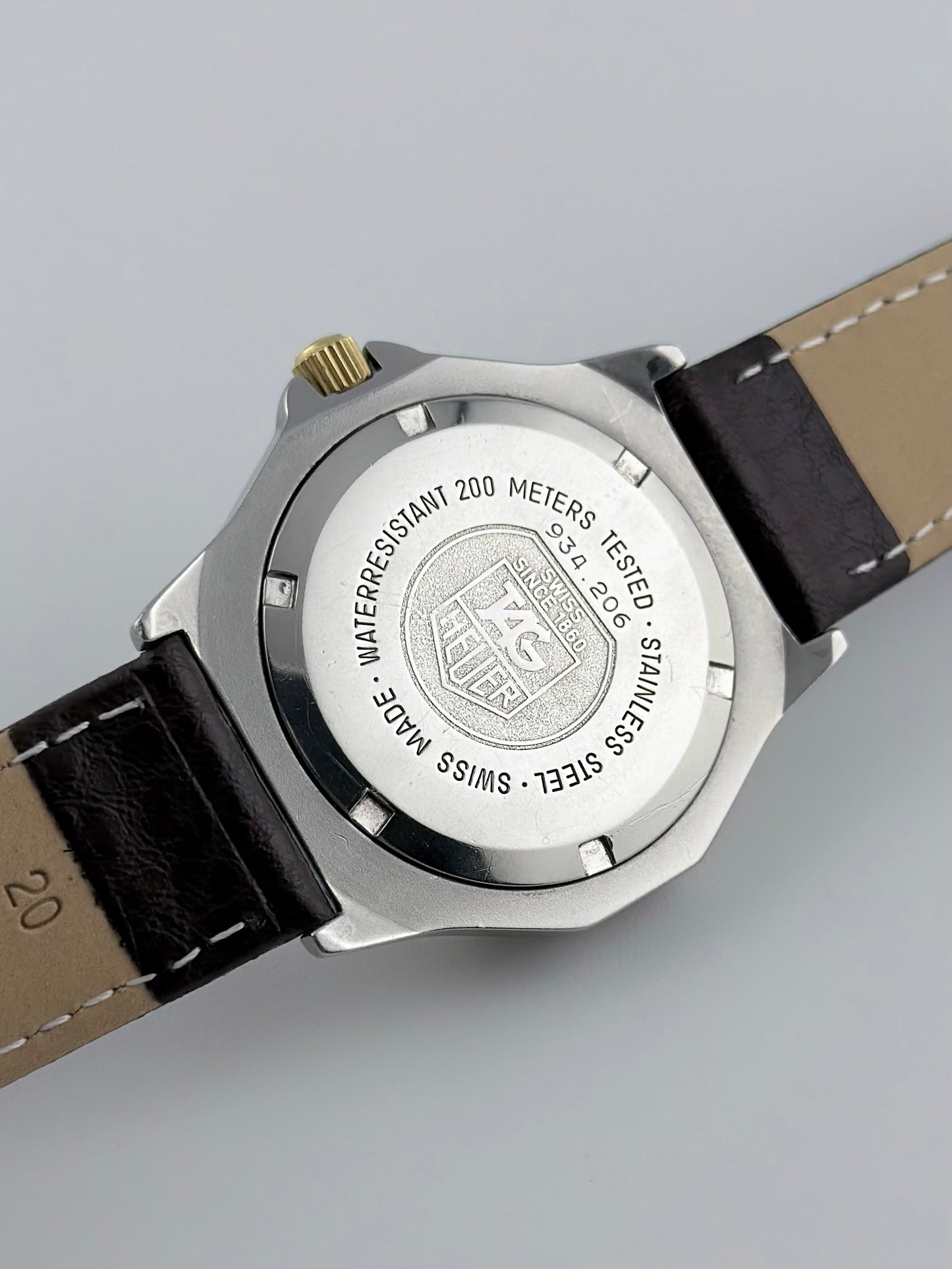 Tag Heuer Professional 3000 Quartz Date - 934.206