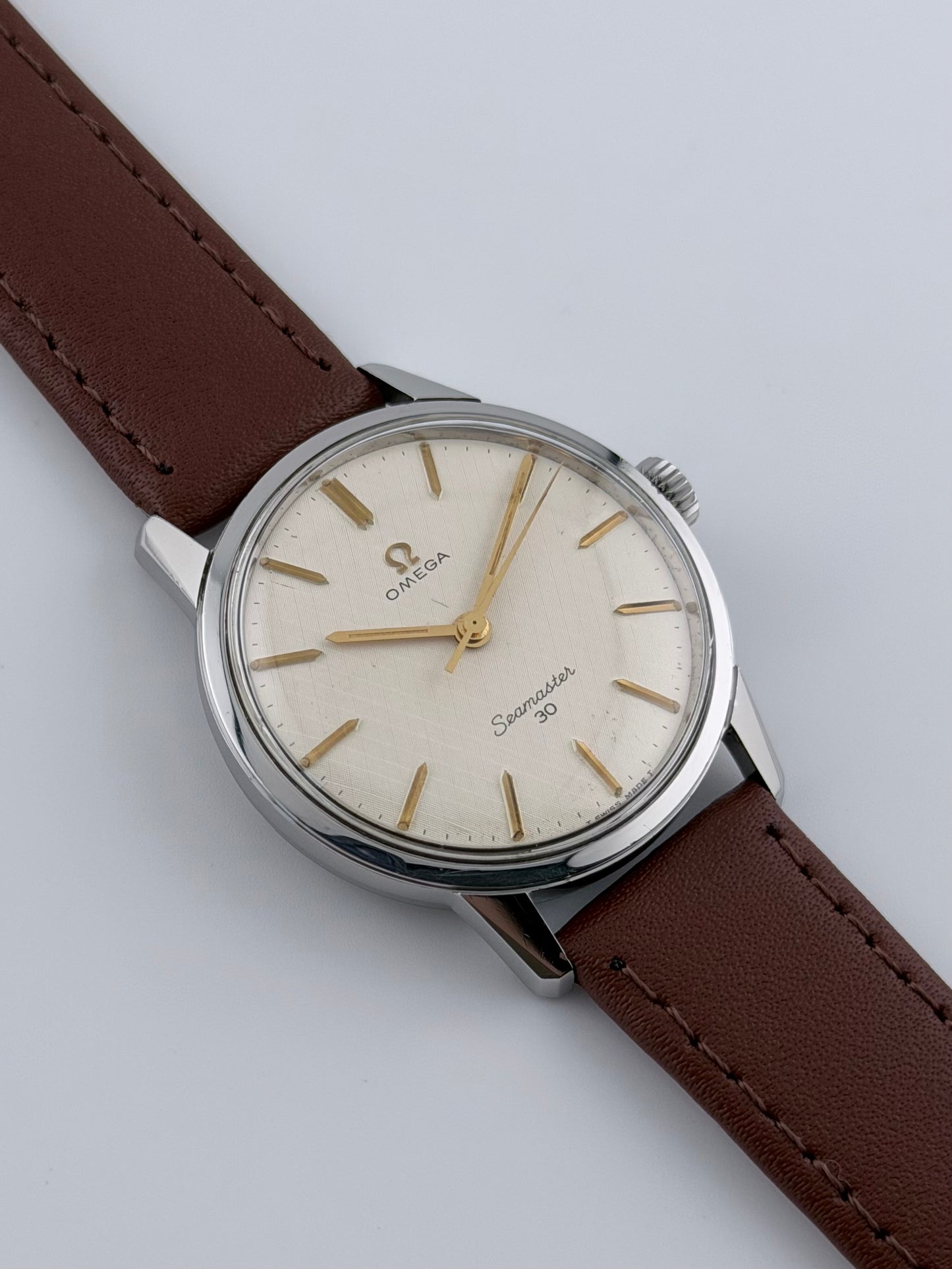 Omega Seamaster 30 Manual Wind 135.007 - Rare linen dial