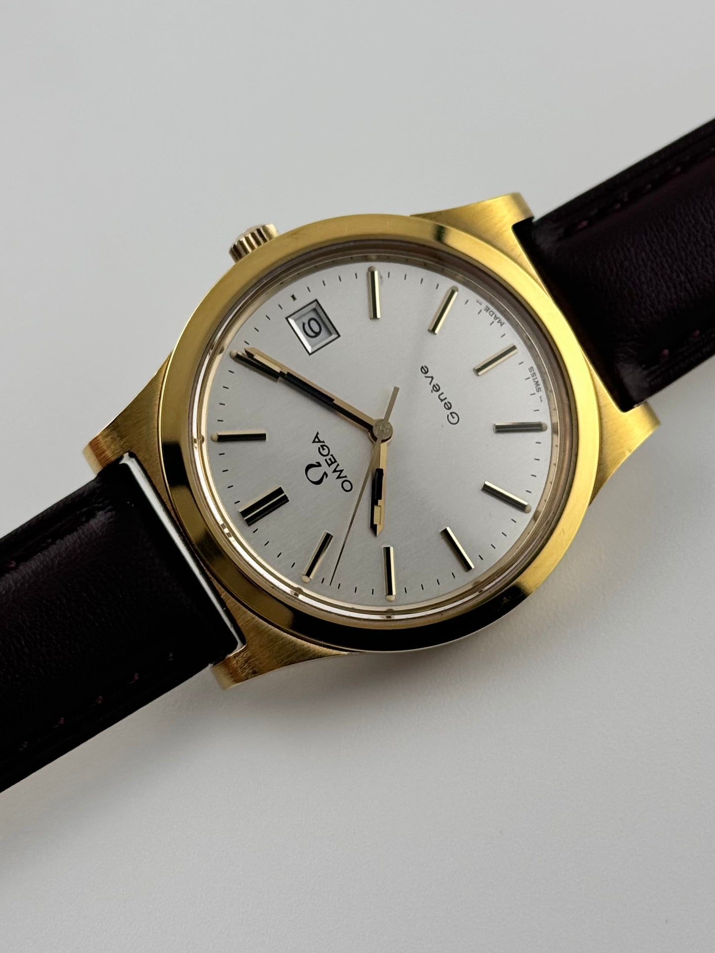 Omega Geneve Date Manual Wind - 136.0102 - Exceptional Condition