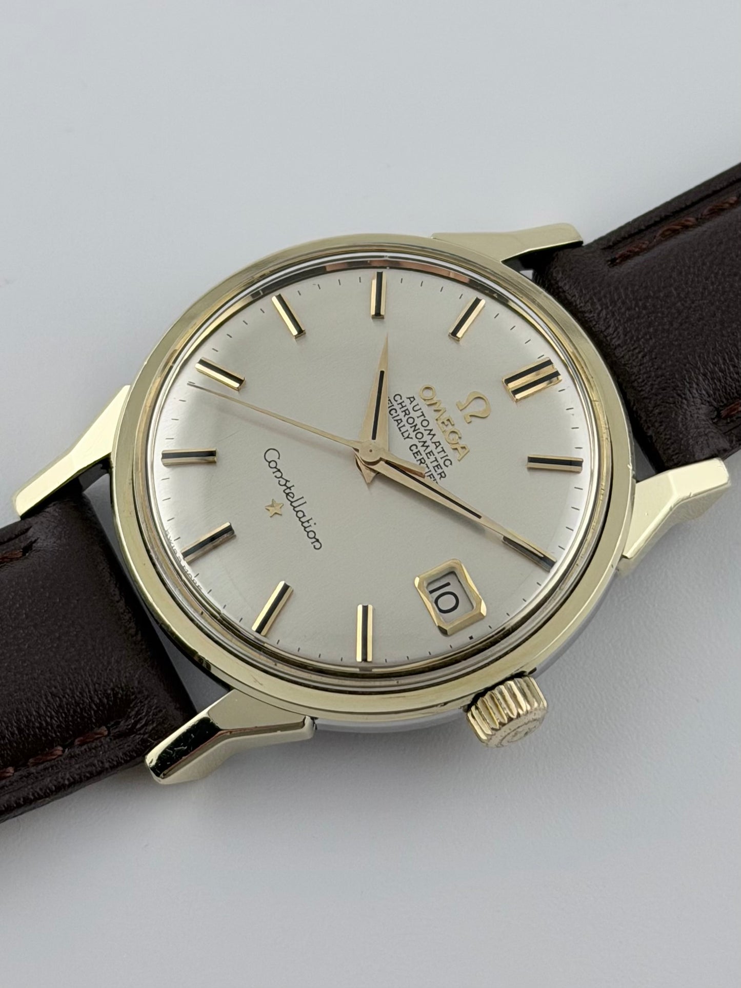 Omega Constellation Chronometer Automatic Date 168.005 - Dog Leg Lugs