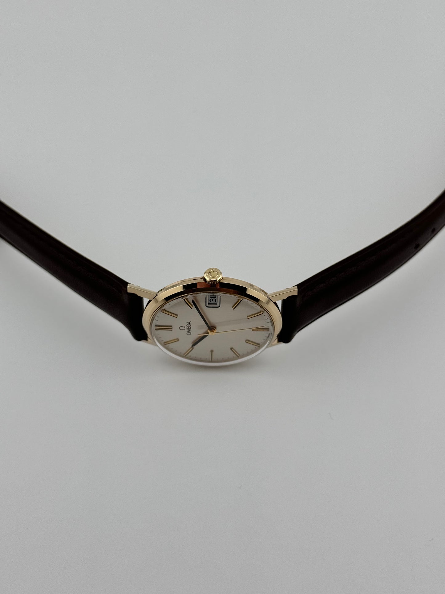 Omega Geneve Manual Wind 9ct Gold - 132.5017 - Original Box and Papers