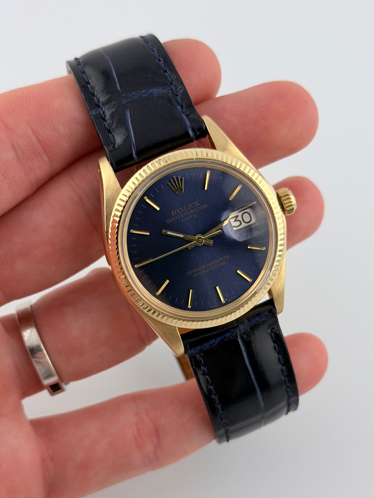 Rolex Oyster Perpetual Date Automatic - 1503 - Solid 14kt Gold - Rare Blue Dial