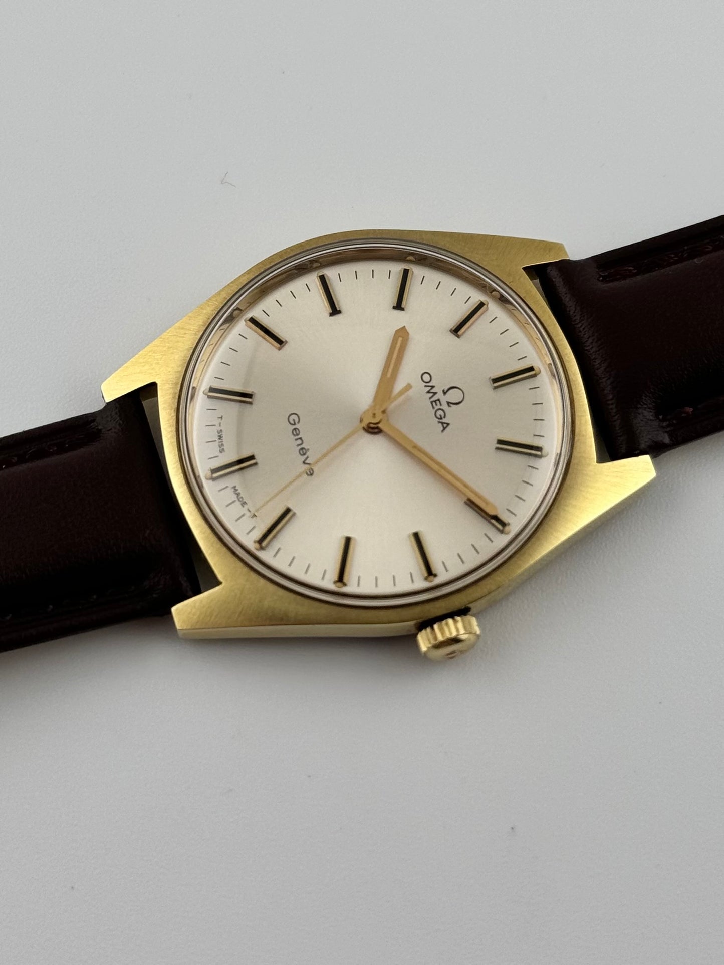 Omega Geneve Manual Wind 135.041 - Box and Papers