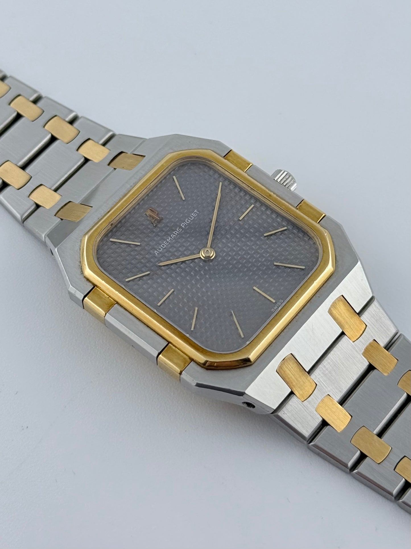 Audemars Piguet Royal Oak Jumbo - 56005 SA - Box and Papers