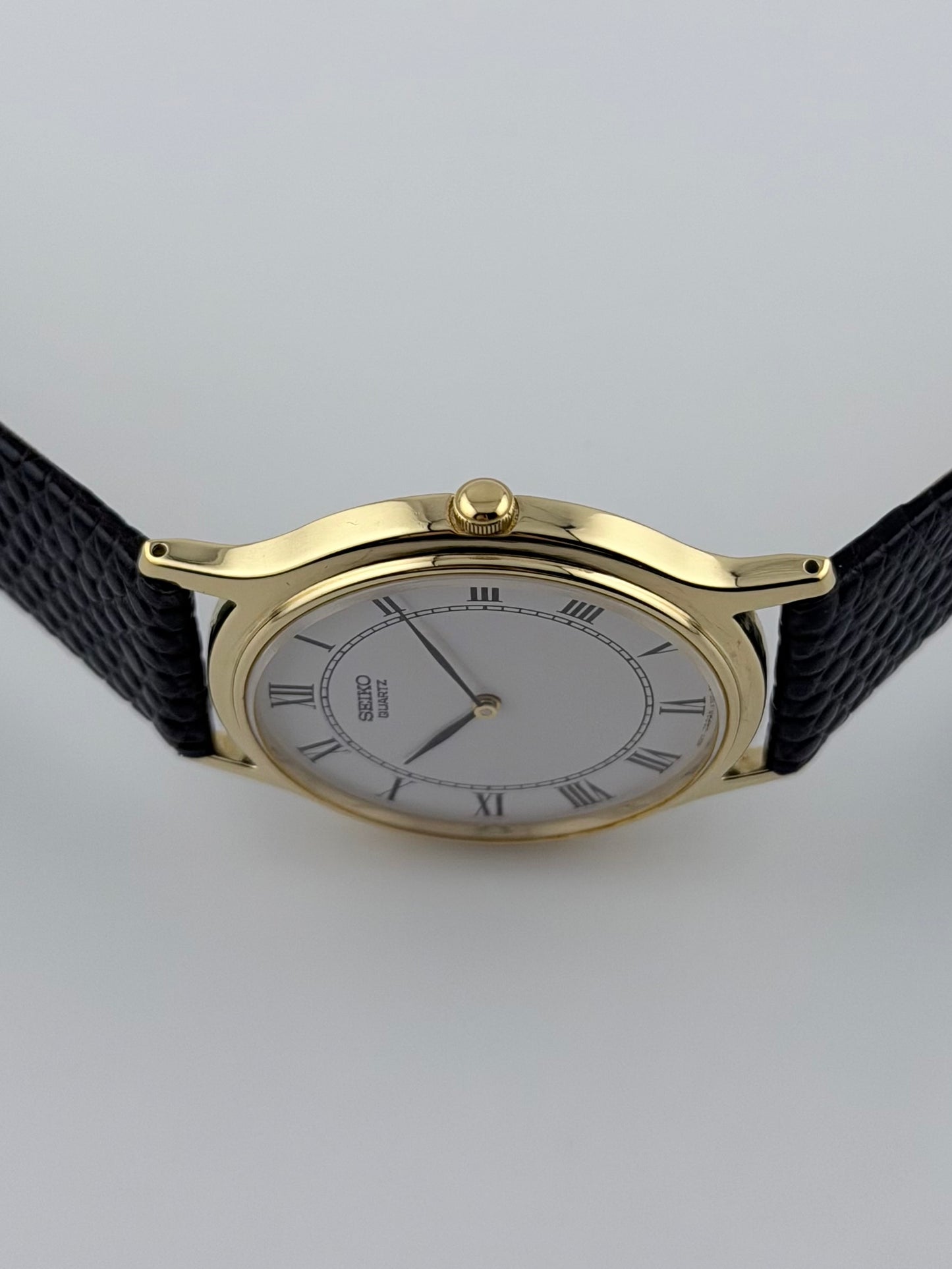 Seiko Quartz V700-8A10