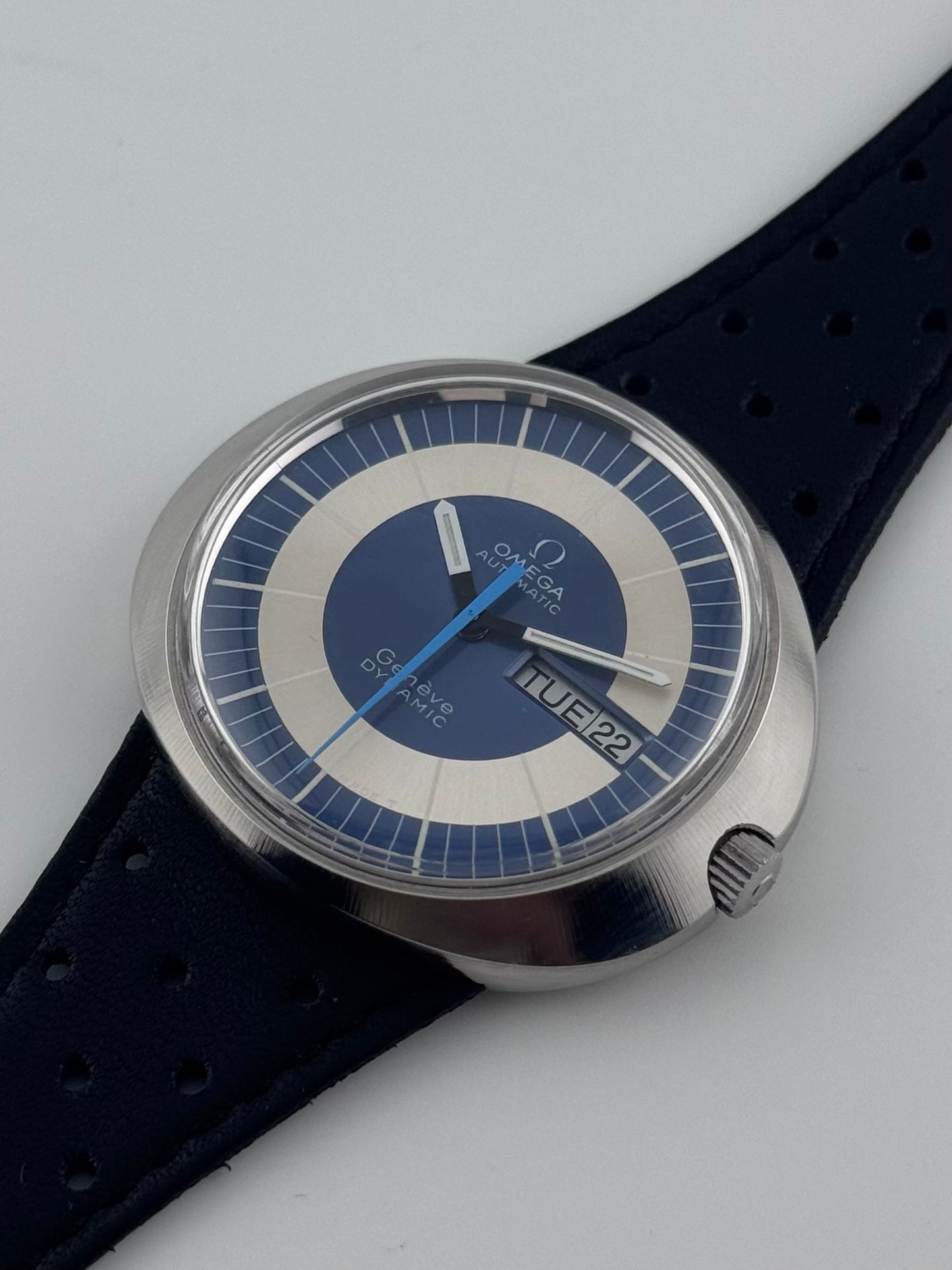 Omega Geneve Dynamic Automatic Mint Condition - 166.107