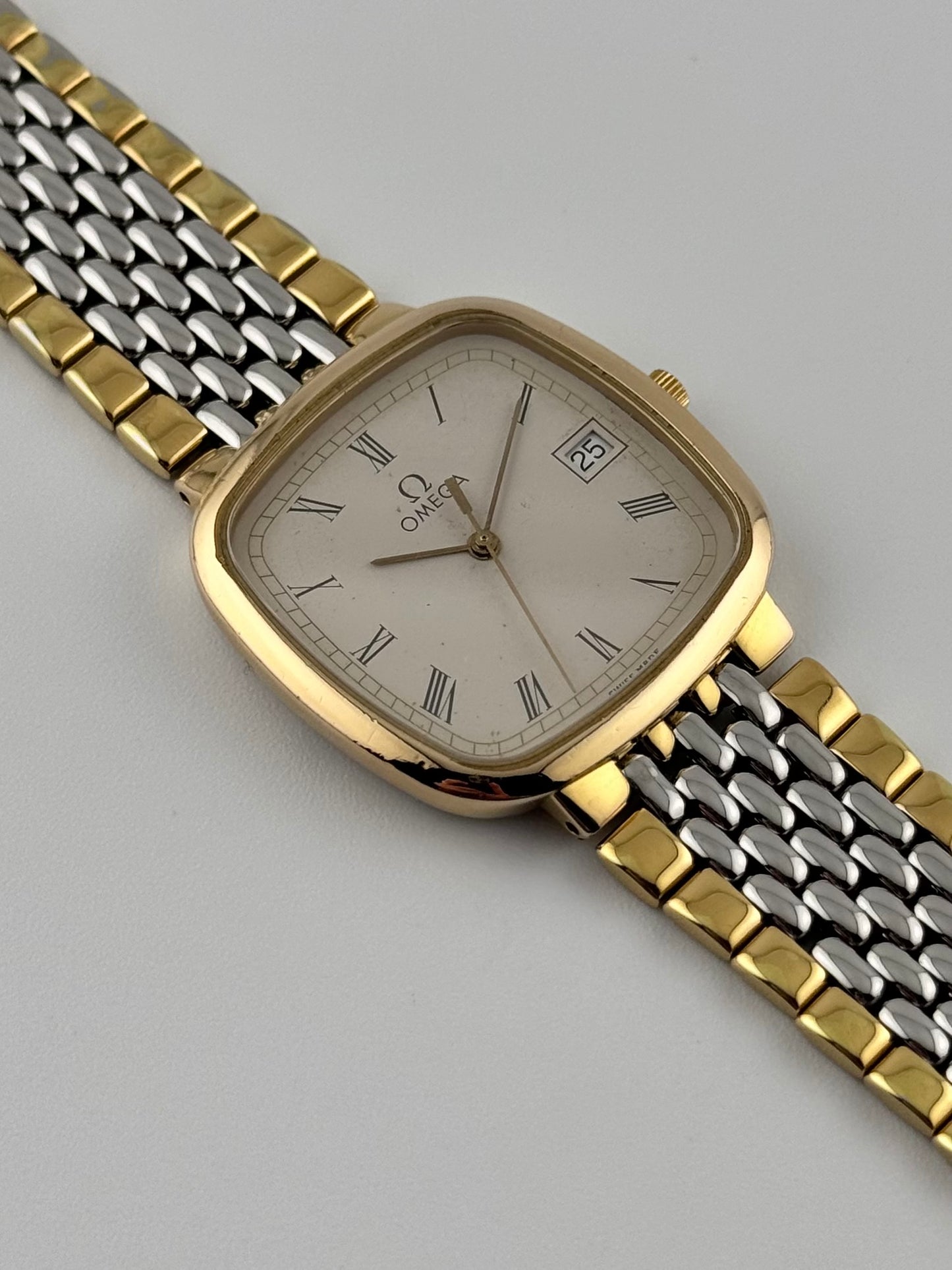 Omega De Ville Quartz Date 396.1017  - Original bracelet