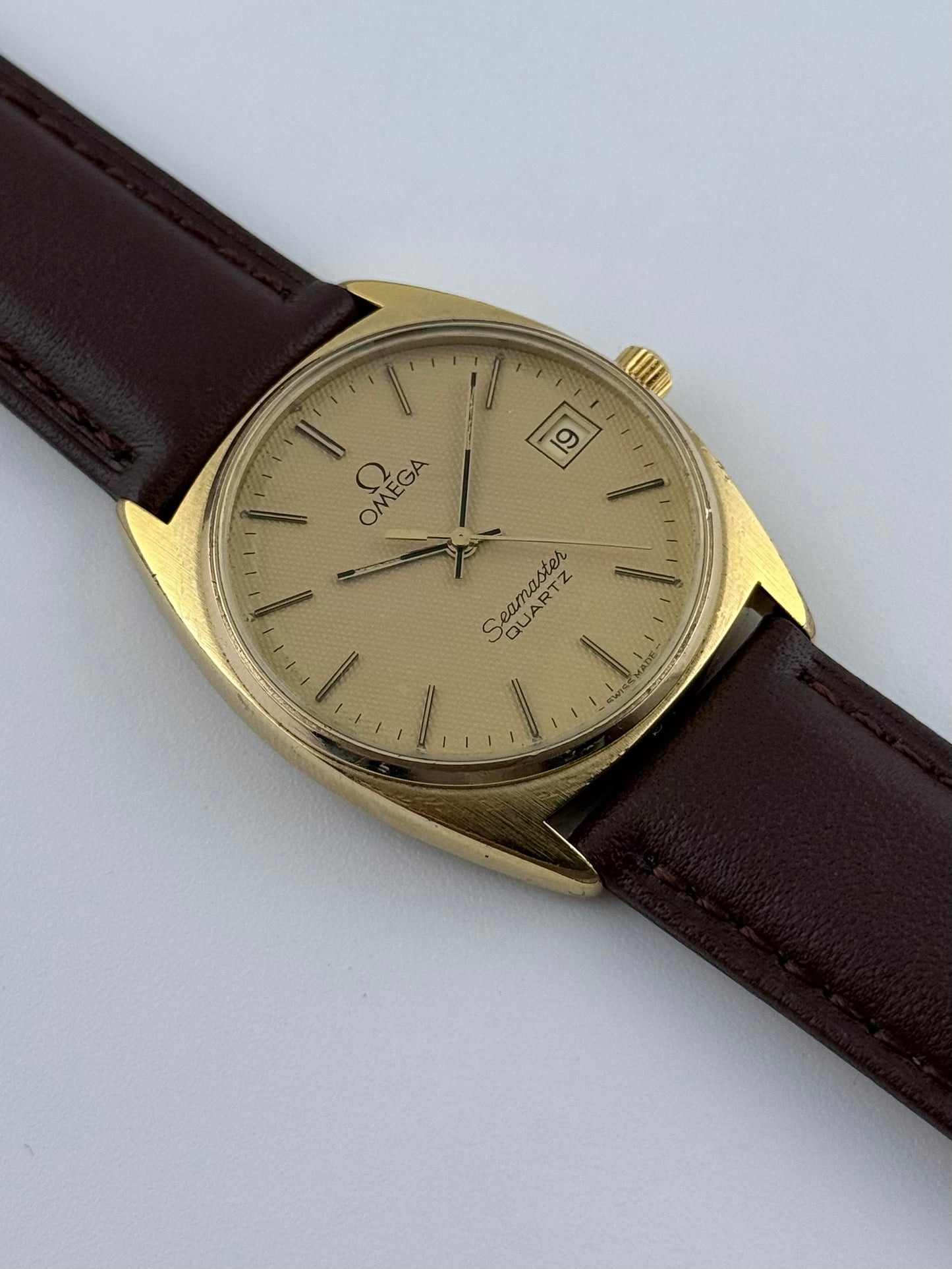 Omega Seamaster Quartz Date 196.0186 - Honeycomb Dial