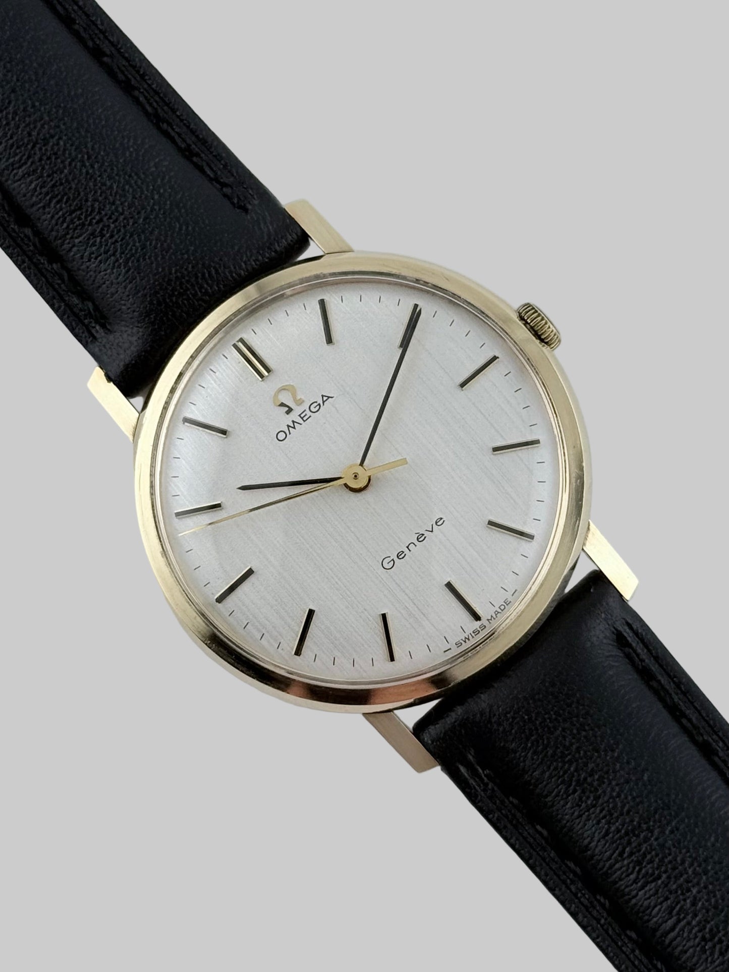 Omega Manual Wind  9ct Gold - 131.8412 - FULL SET!