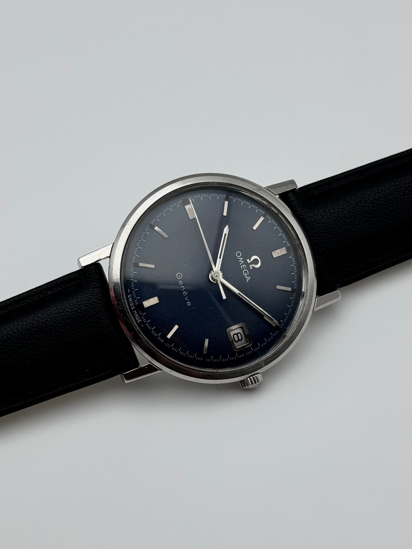 Omega Geneve Manual Wind Date - 132.019 - Rare Blue Dial Variant