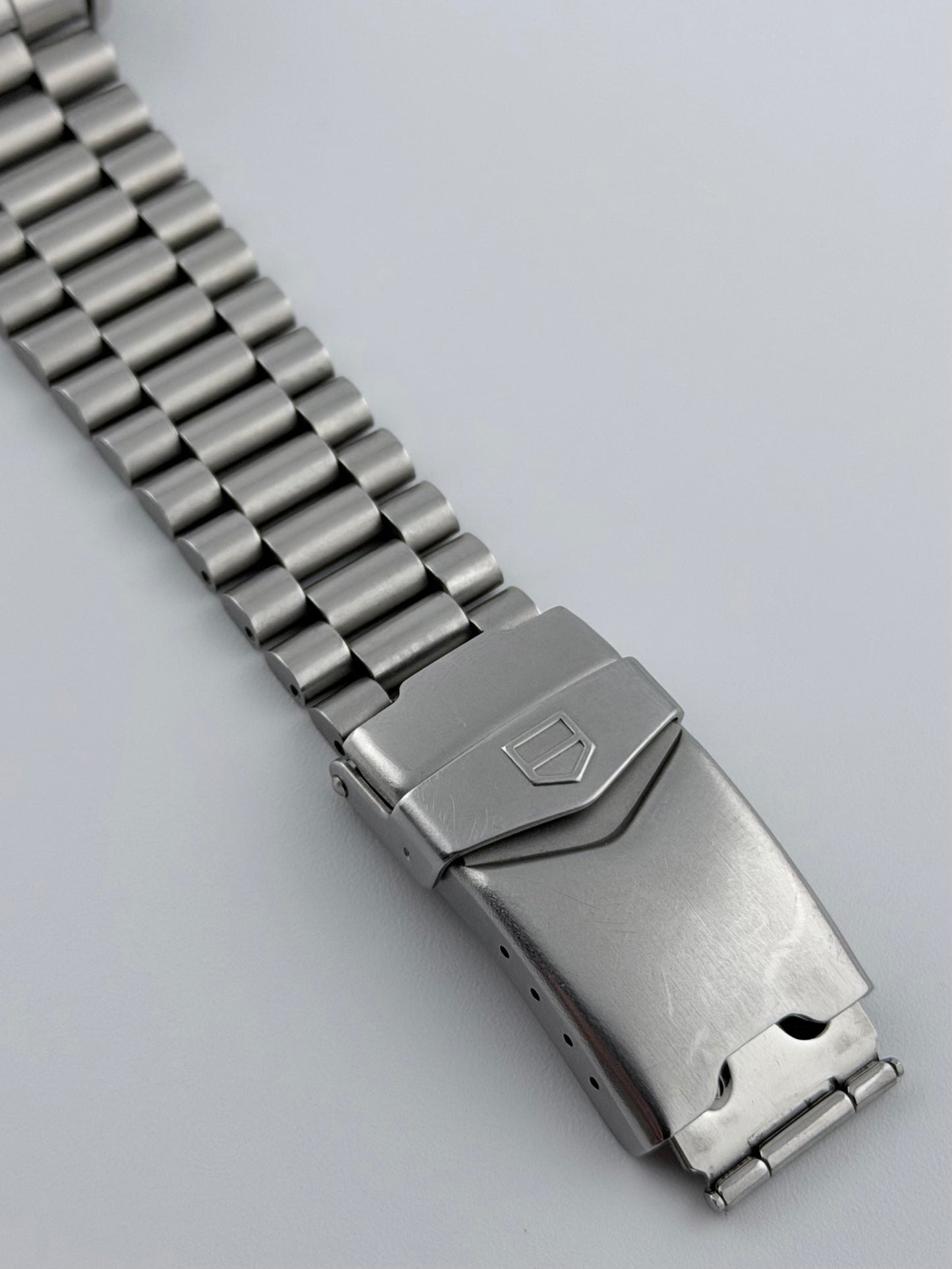 Tag Heuer 2000 Professional 200m Quartz Date - 262.206-1