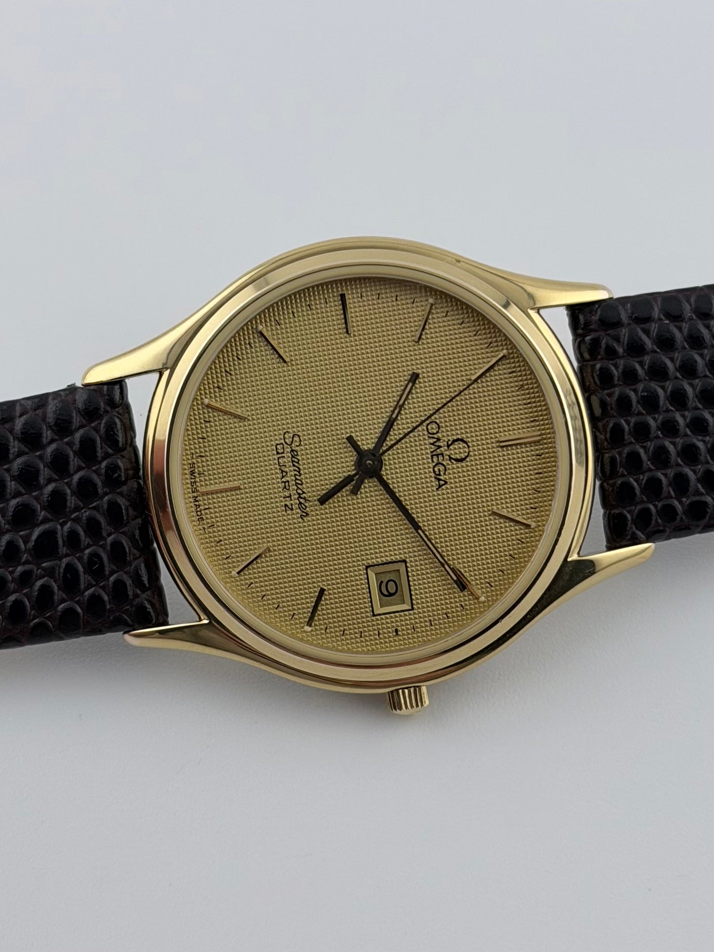 Omega Seamaster Quartz 196.0259 Date - Hobnail Dial