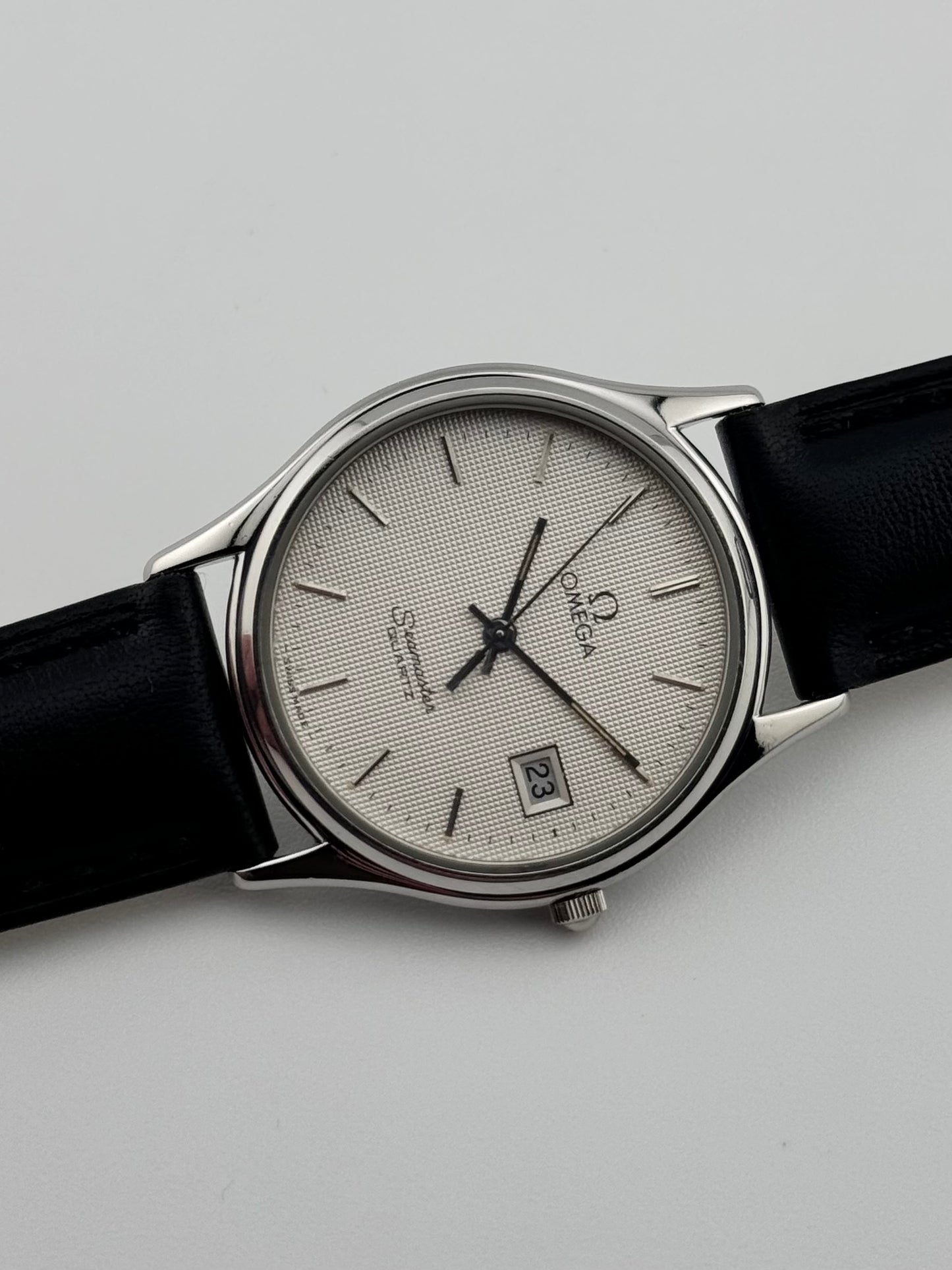 Omega Seamaster Quartz Date 196.0251 - Waffle Dial