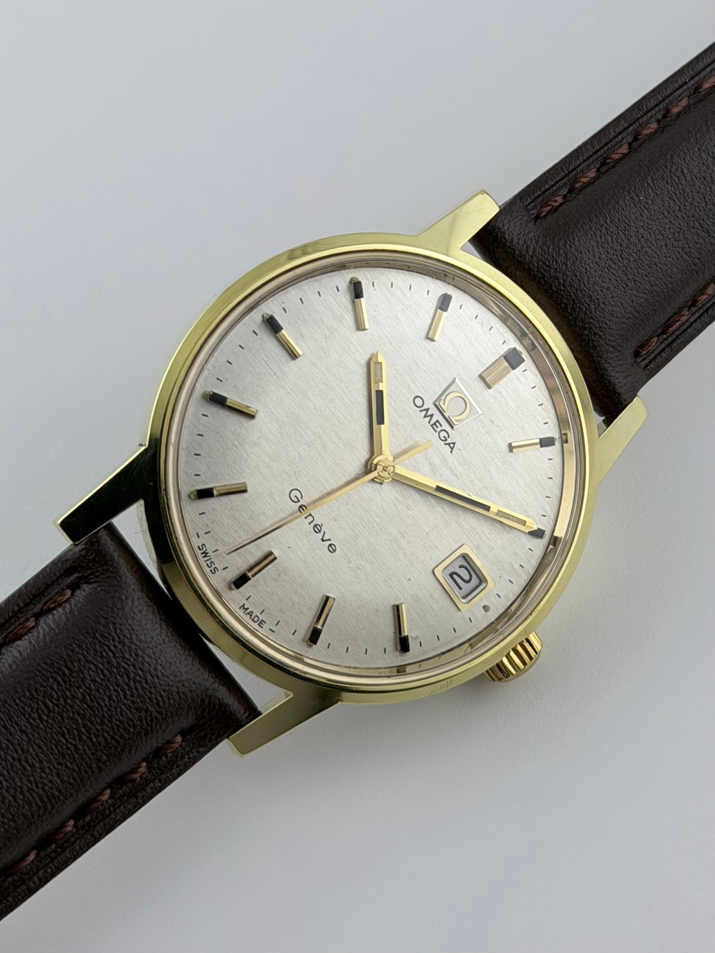 Omega Geneve Manual Wind - 136.070 - Rare Shantung Dial