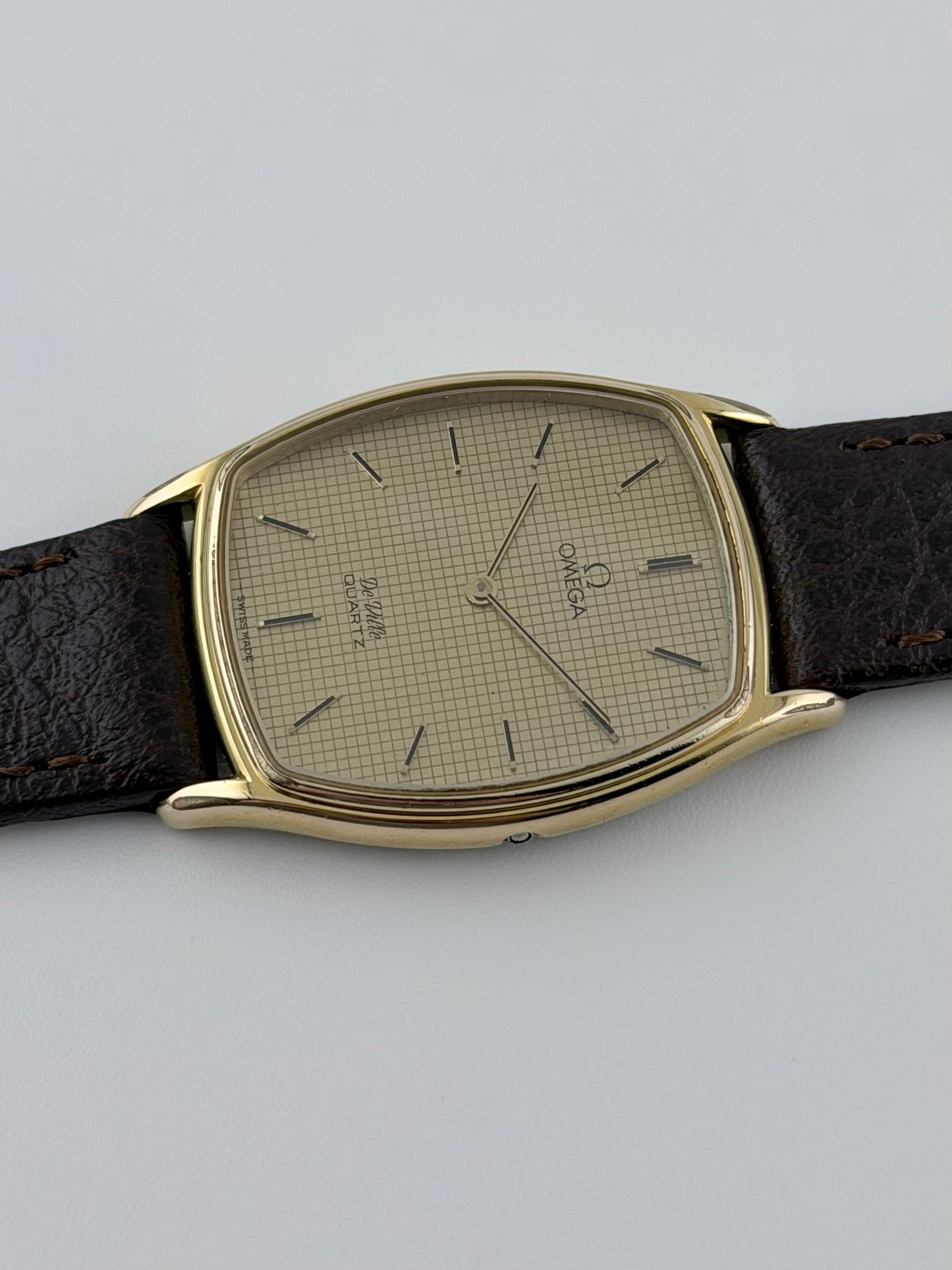 Omega DeVille Tonneau Quartz 191.0100 - Honeycomb Pattern Dial