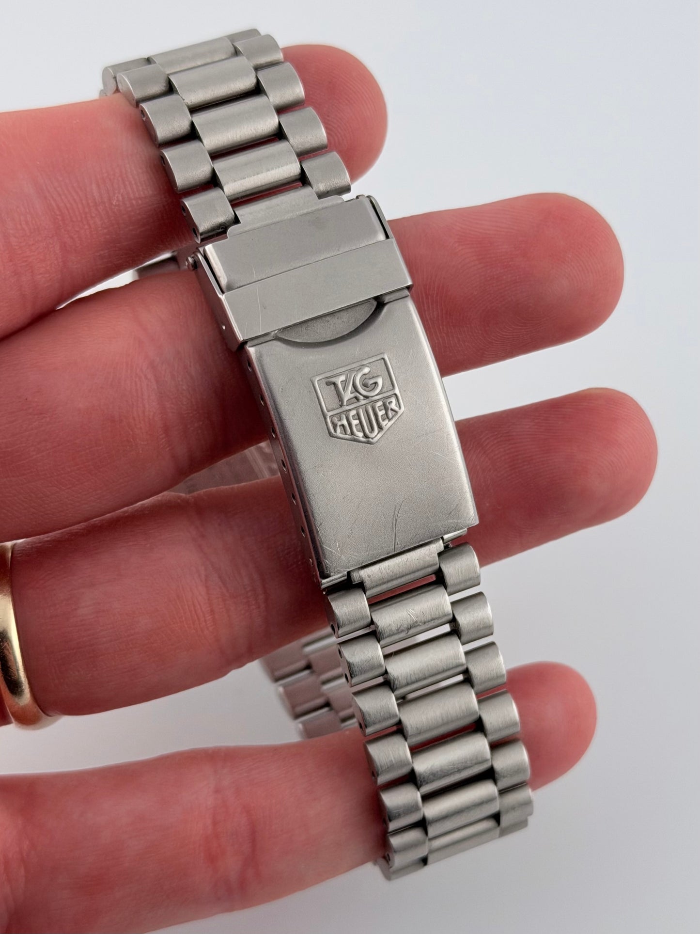 Tag Heuer Professional 3000 Quartz Date - 932.213