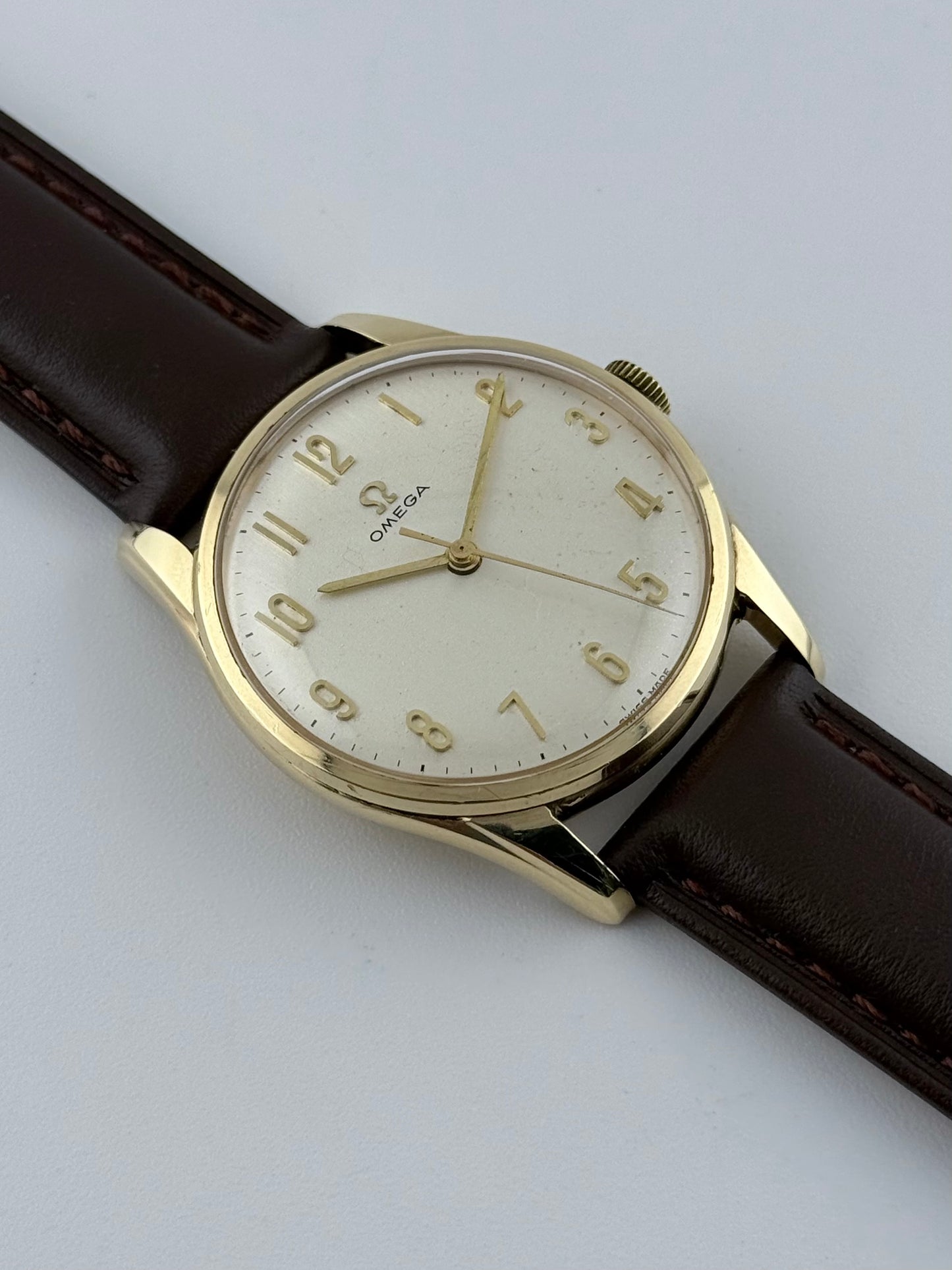 Omega Geneve Manual Wind 9ct Gold - 131.5405 - Box and Papers