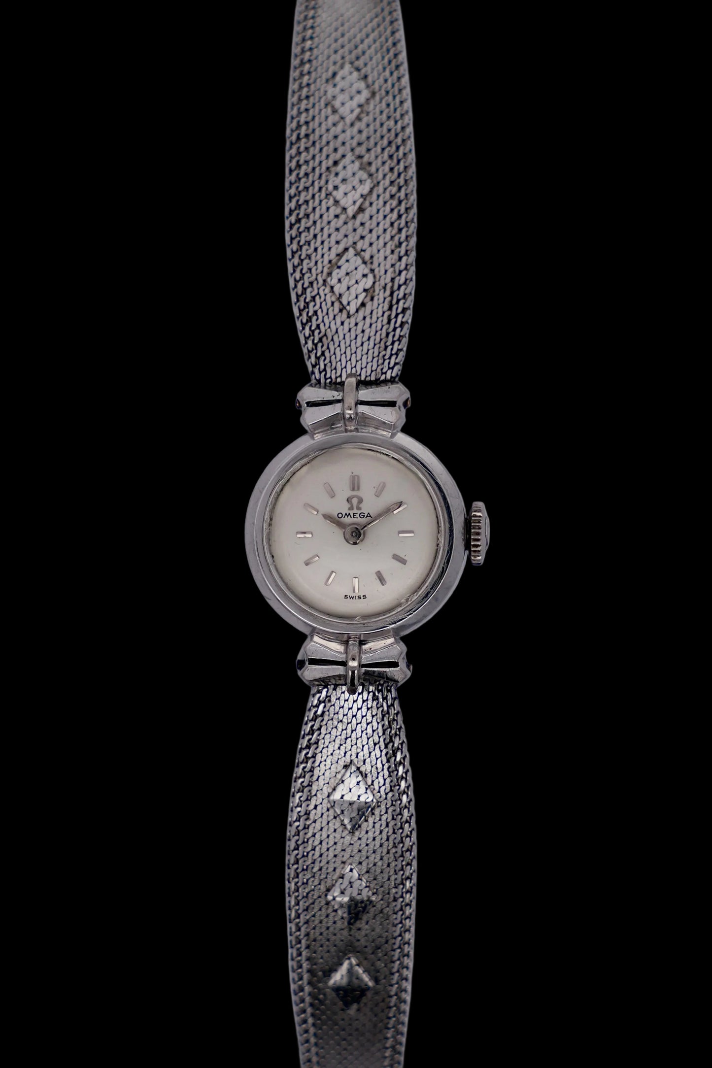Omega Ladies Manual Wind 2510-36 - Original Clamshell Box