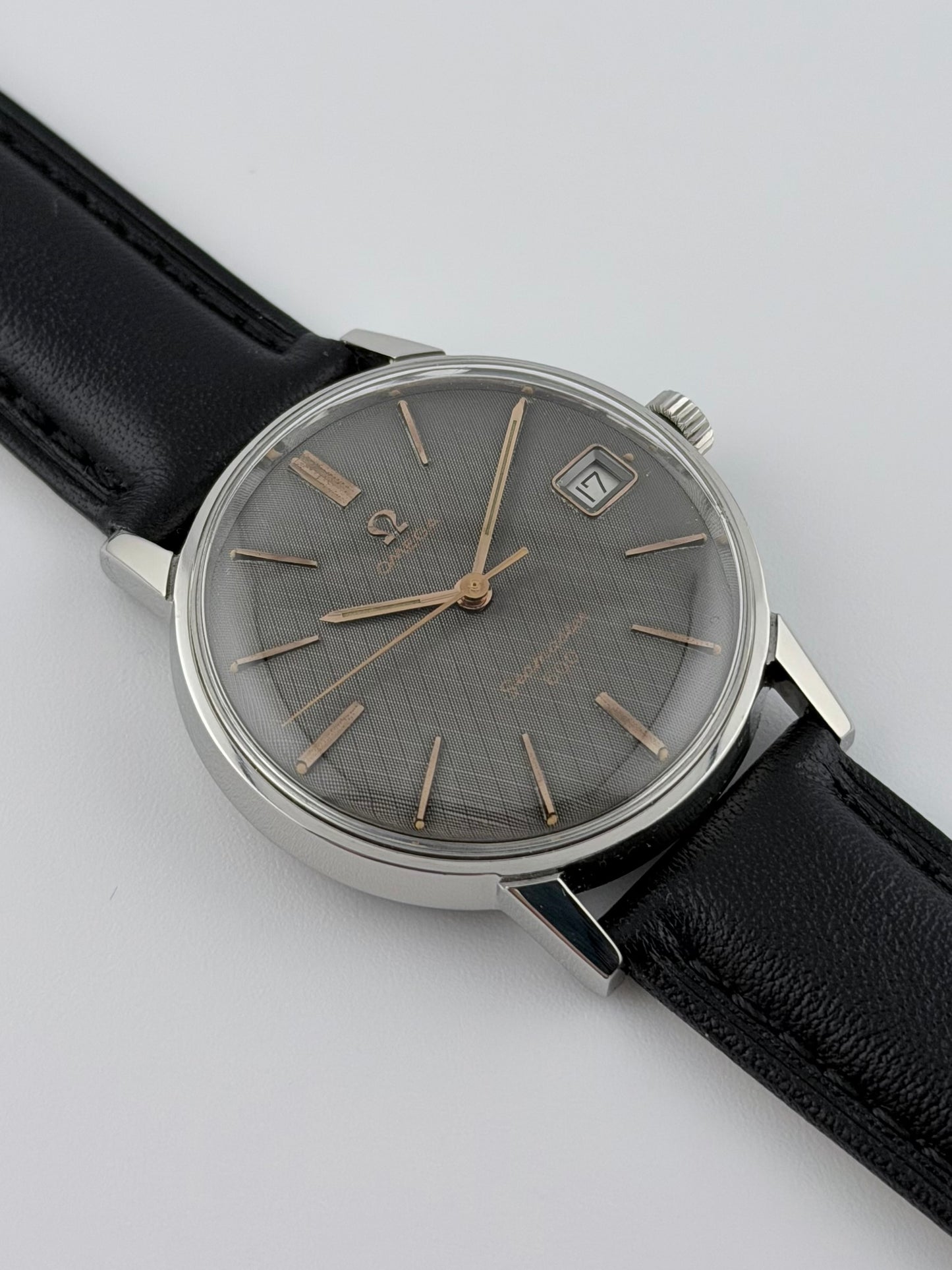 Omega Seamaster 600 Manual Wind - 136.011 - Carbon Dial - Ultra Rare!