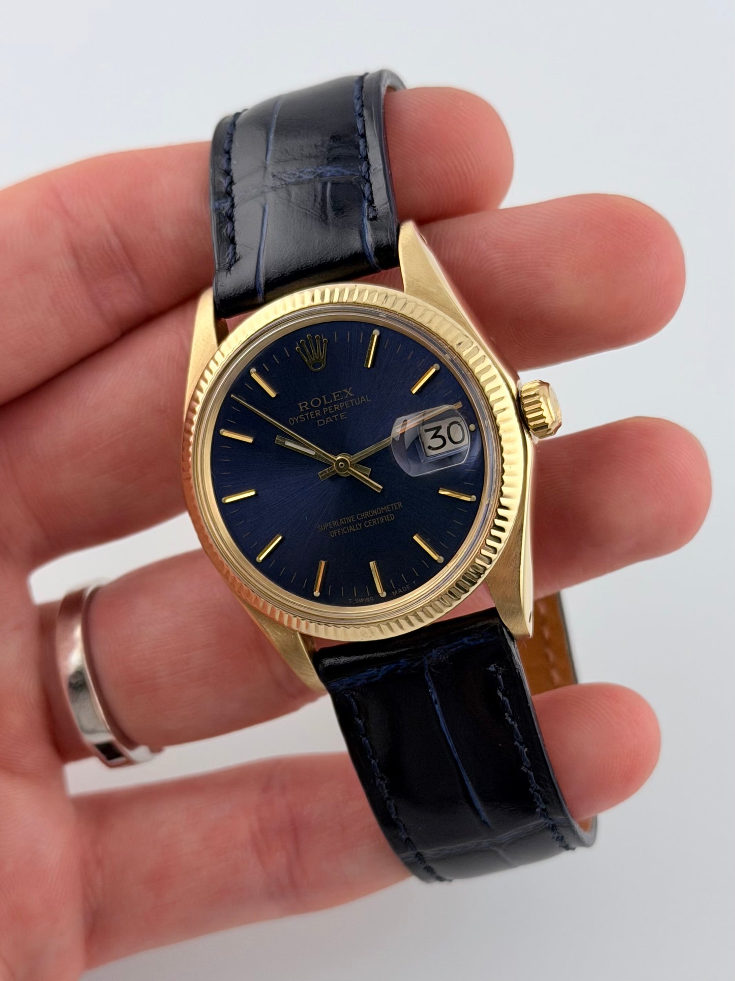 Rolex Oyster Perpetual Date Automatic - 1503 - Solid 14kt Gold - Rare Blue Dial