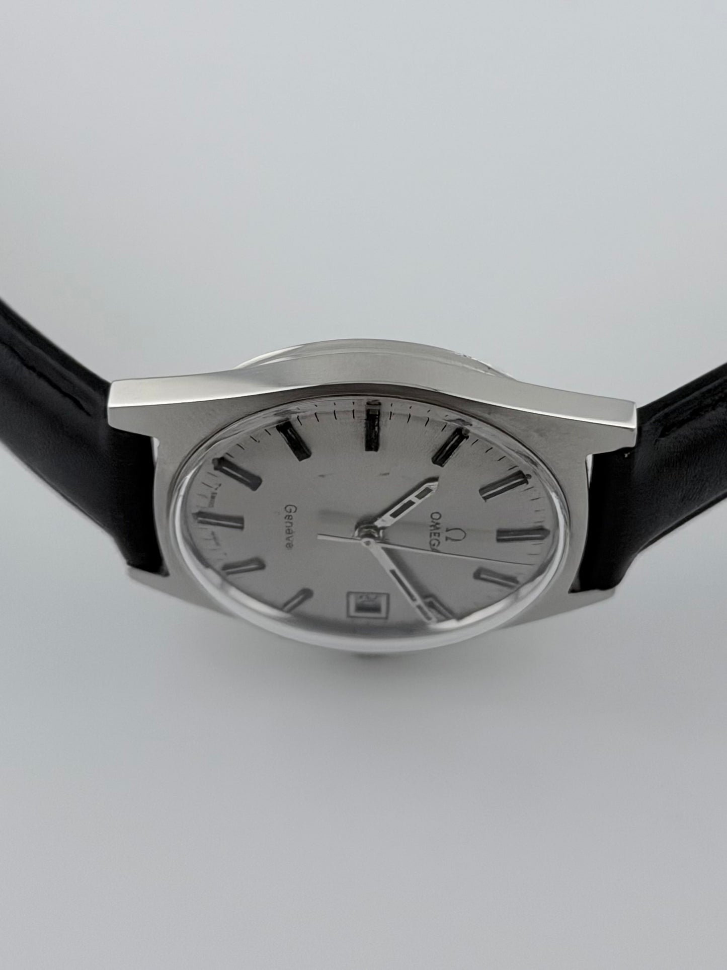 Omega Geneve Date Manual Wind 136.041