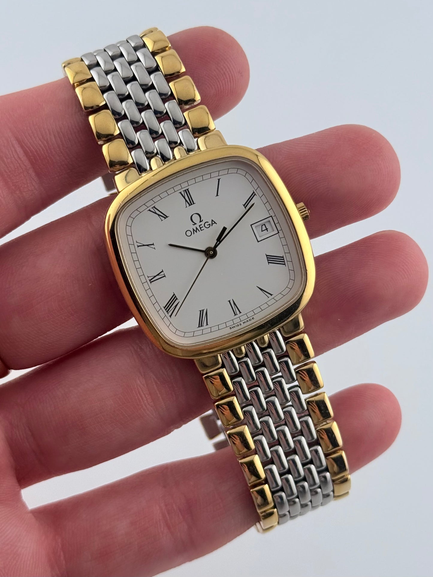 Omega De Ville Quartz Date 396.1017  - Original Box & Bracelet