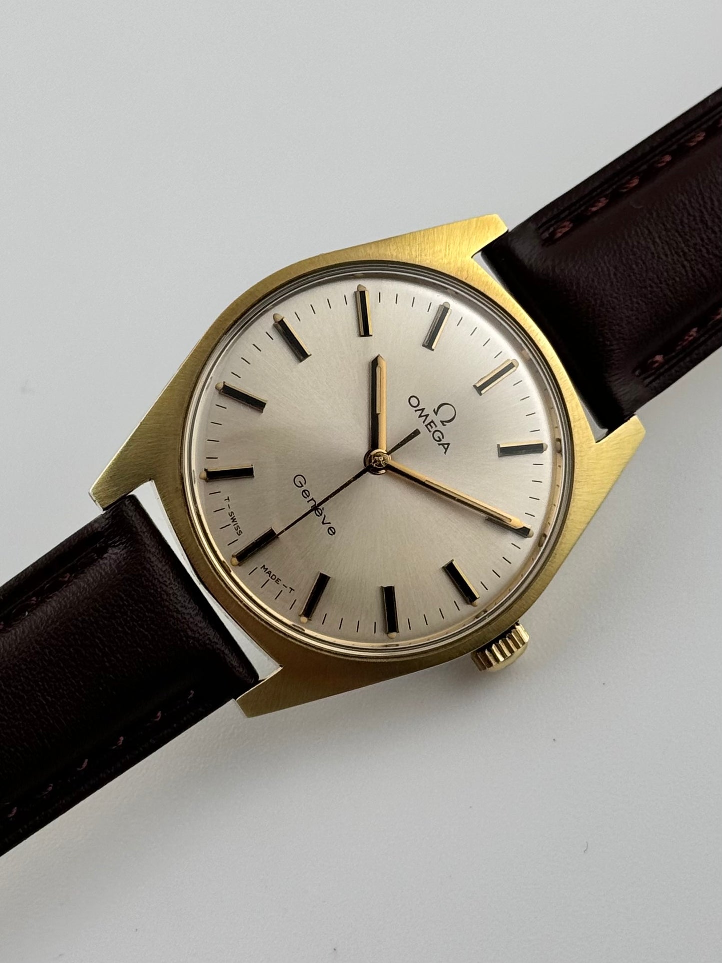 Omega Geneve Manual Wind 135.041 - Box and Papers