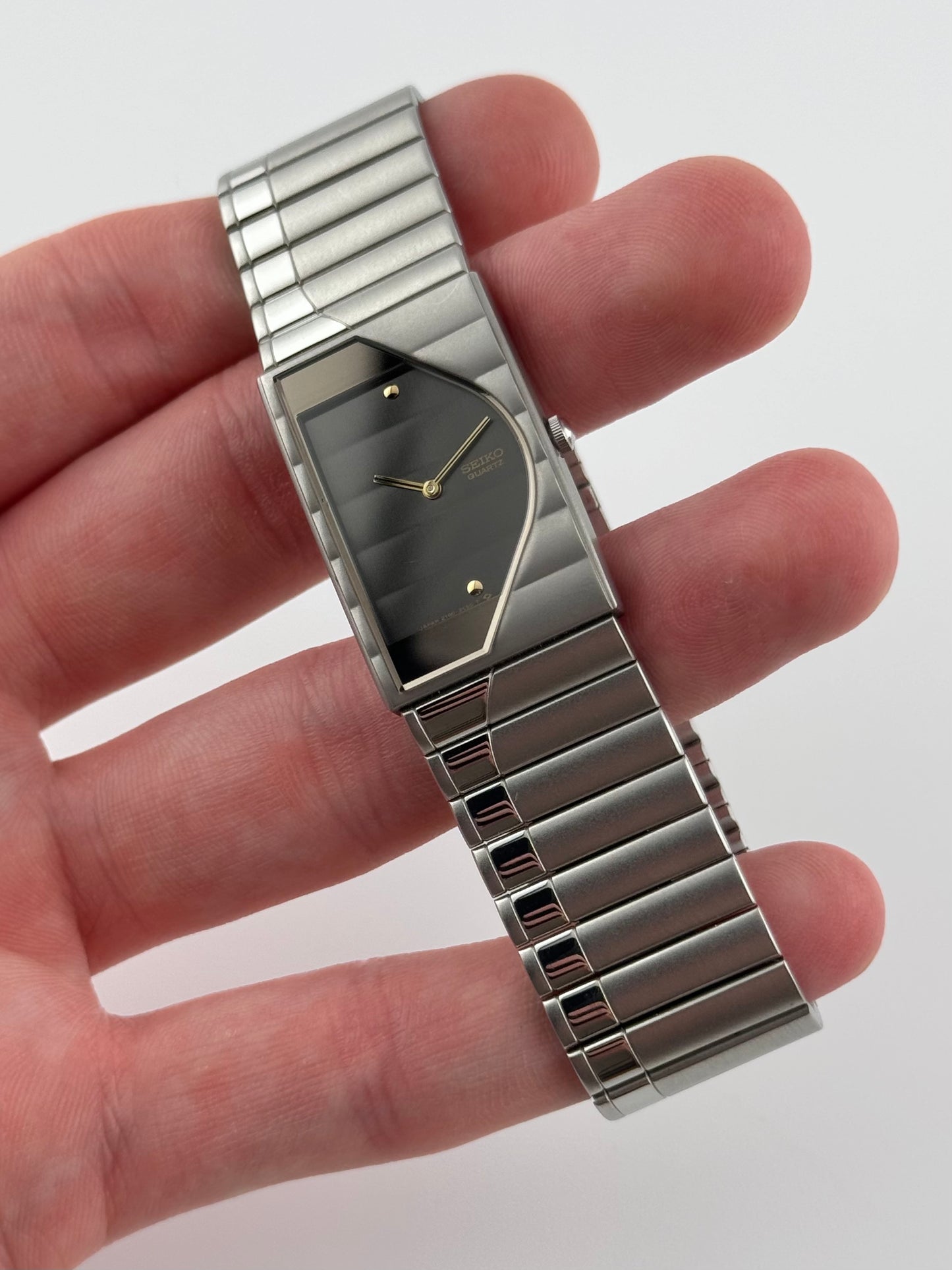 Seiko Half Moon Tank Quartz - Original Box - 2Y00-5F90