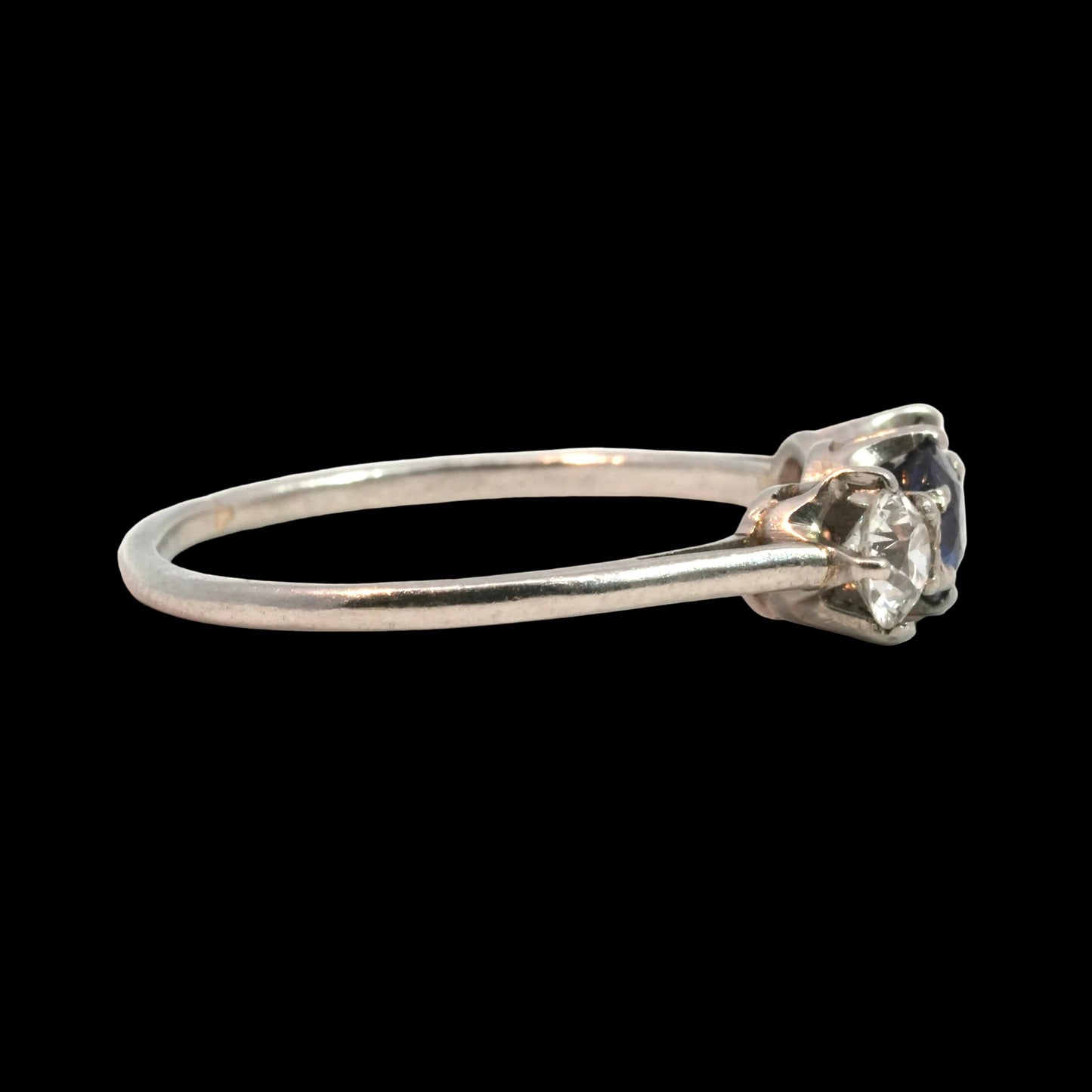 Sapphire & Diamond 3 Stone Ring - 18k Gold