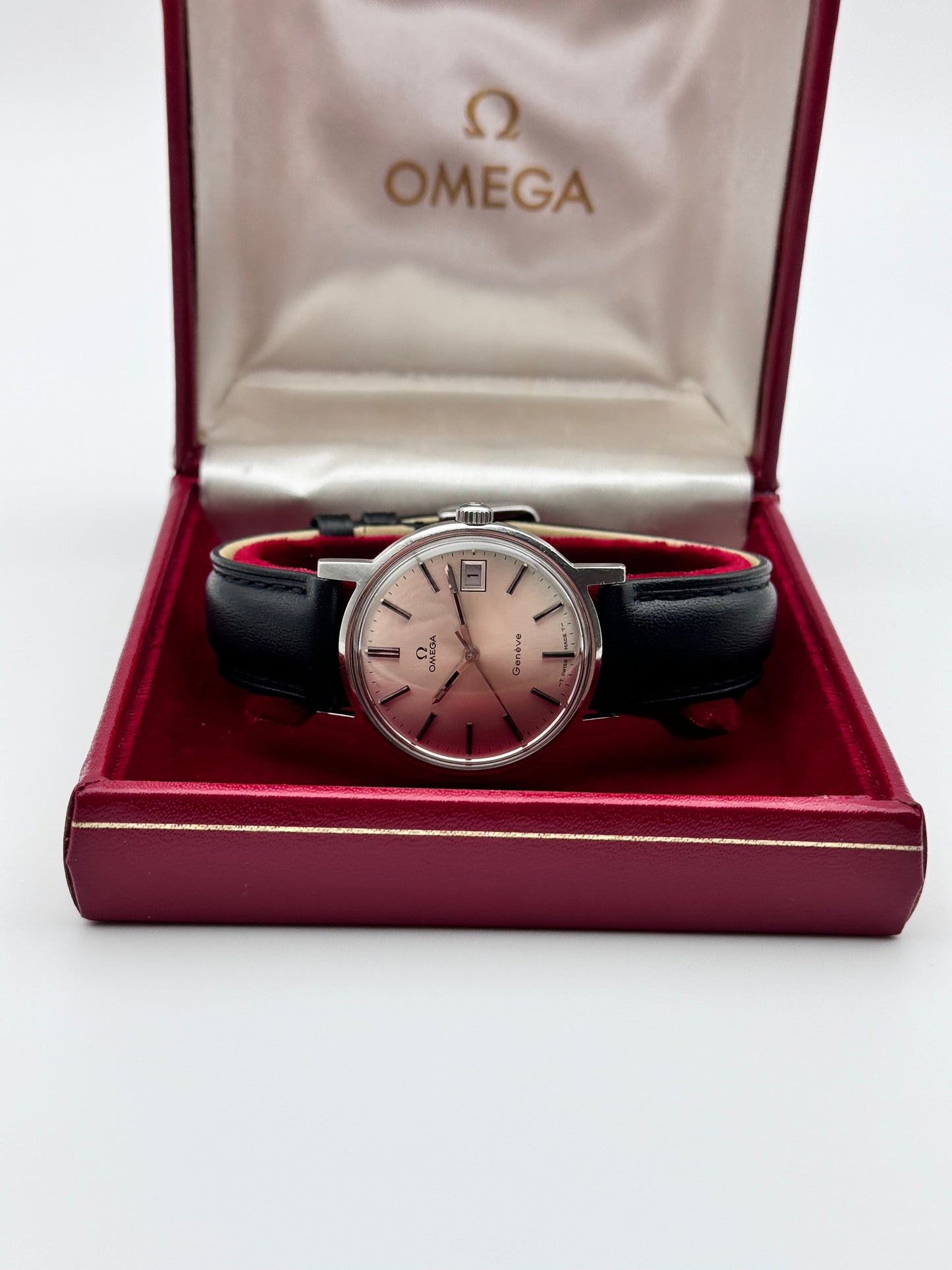 Omega Geneve Manual Wind Date 136.070 - Full Set - Box and Papers