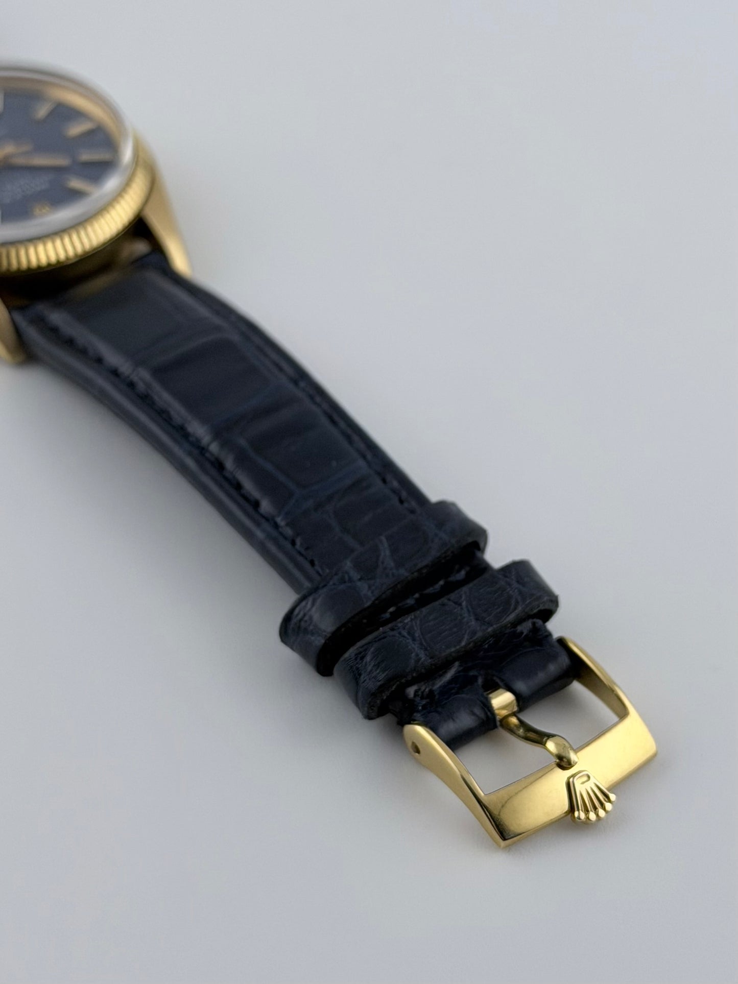 Rolex Oyster Perpetual Date Automatic - 1503 - Ultra Rare Blue Shantung Dial - Solid 18k Gold