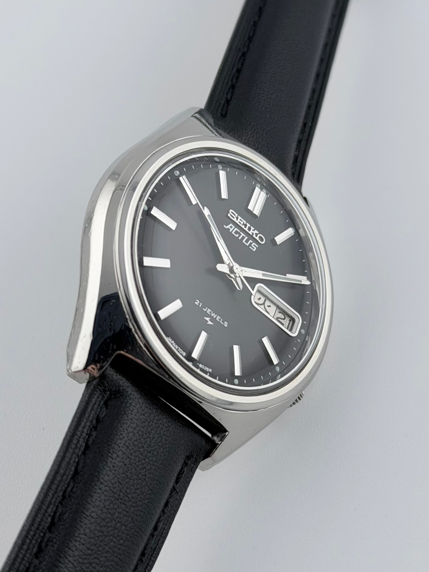 Seiko Actus Japanese Day-Date 7019-8010 – The Wrist Watcher