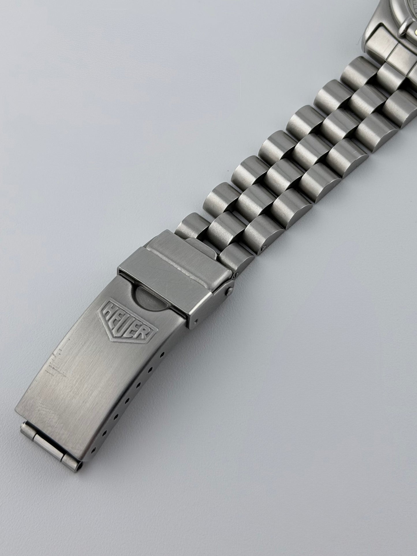 Heuer 2000 Quartz 200m Date - 954.008 - Ladies