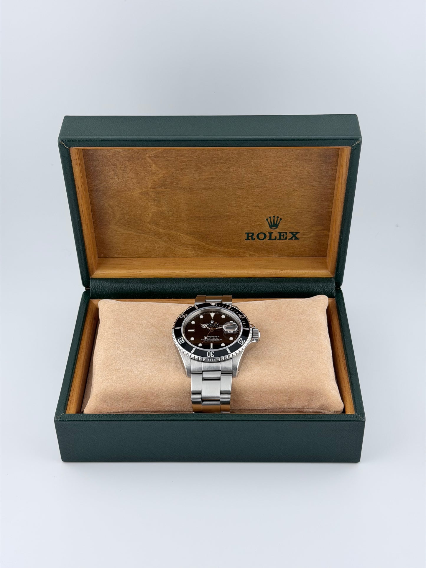 Rolex Oyster Perpetual Submariner Date - 16800 - Original Box and Booklets