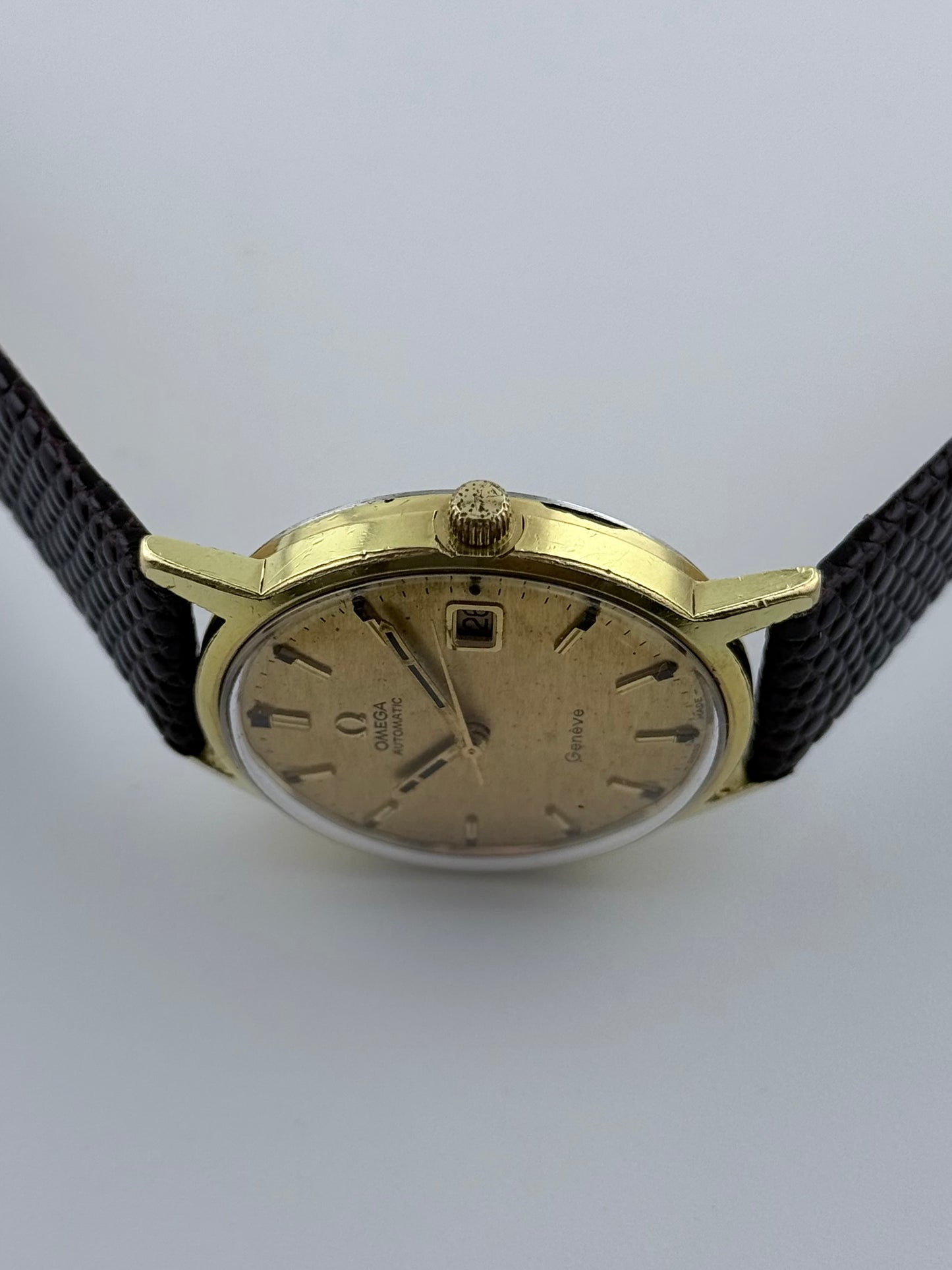 Omega Geneve Automatic Date 166.070 - Shantung Dial