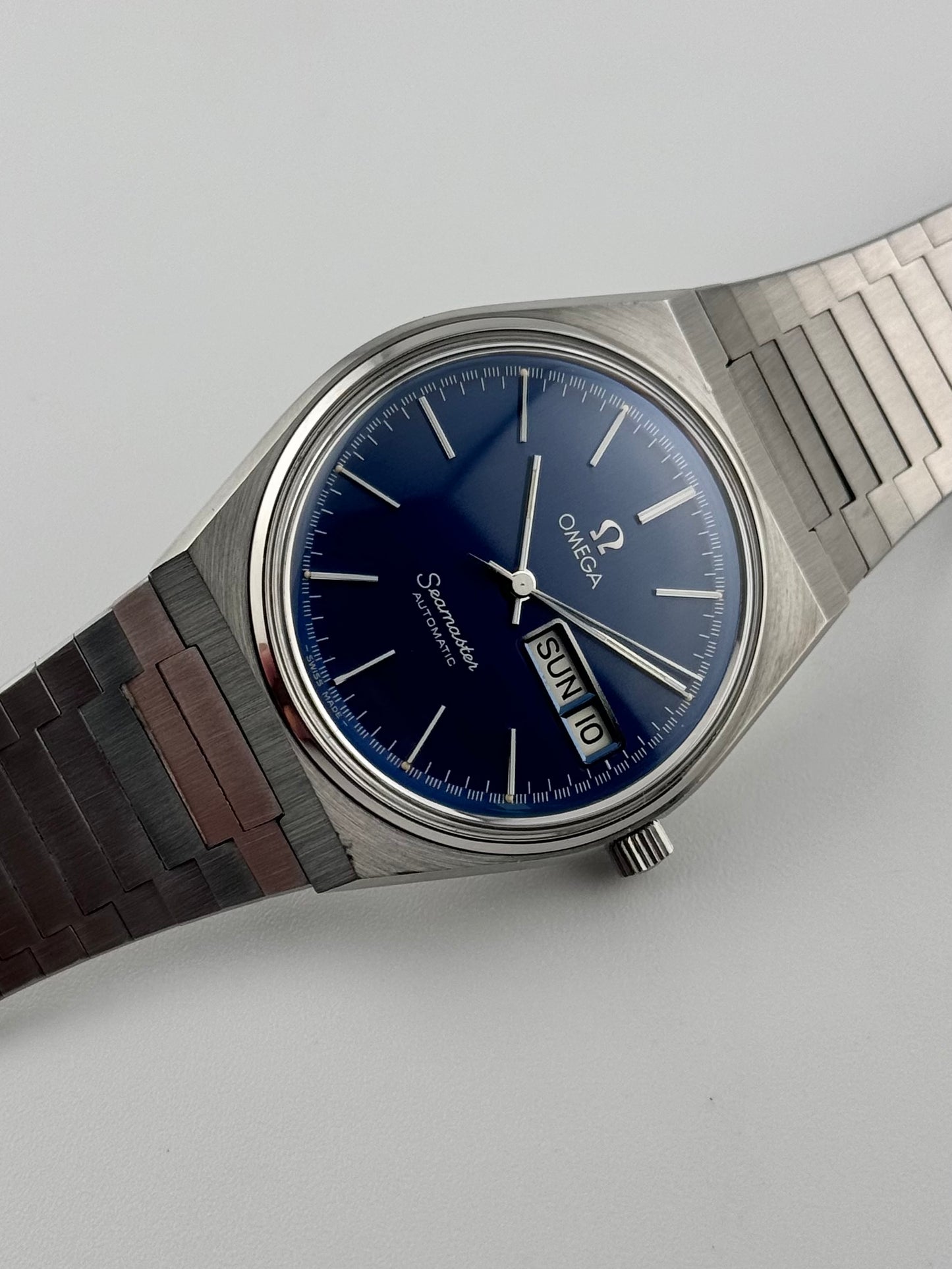 Omega Seamaster - Blue Dial - Box and Papers - 166.0215 - Rare