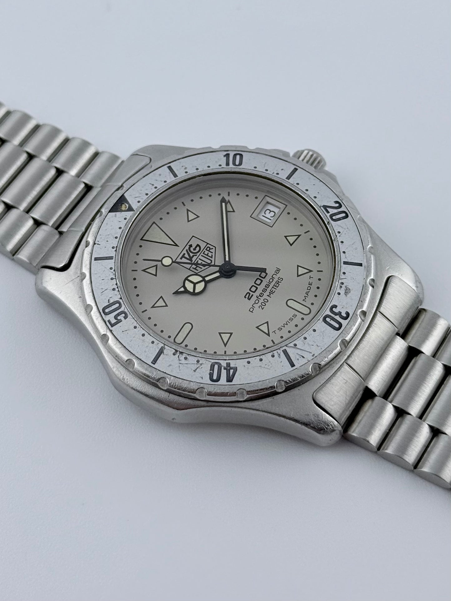 Tag Heuer Professional 2000 Quartz Date - 972.006