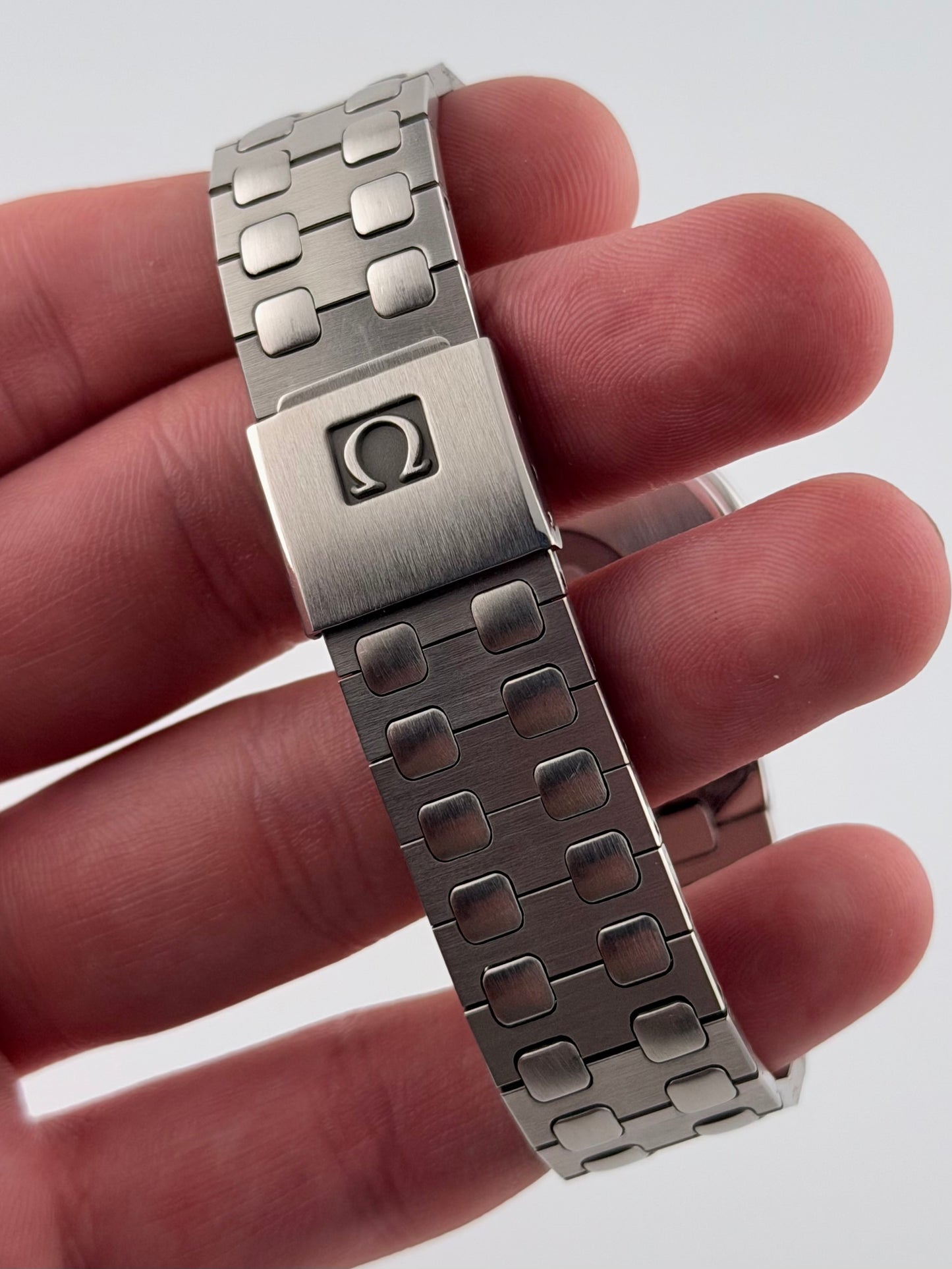 Omega Seamaster Quartz Date 396.0966 - Box and Papers