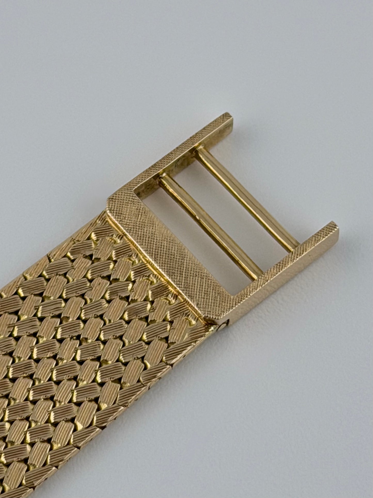 Universal Geneve Manual Wind - Ultra Rare - New Old Stock Khanjar - 18ct Gold